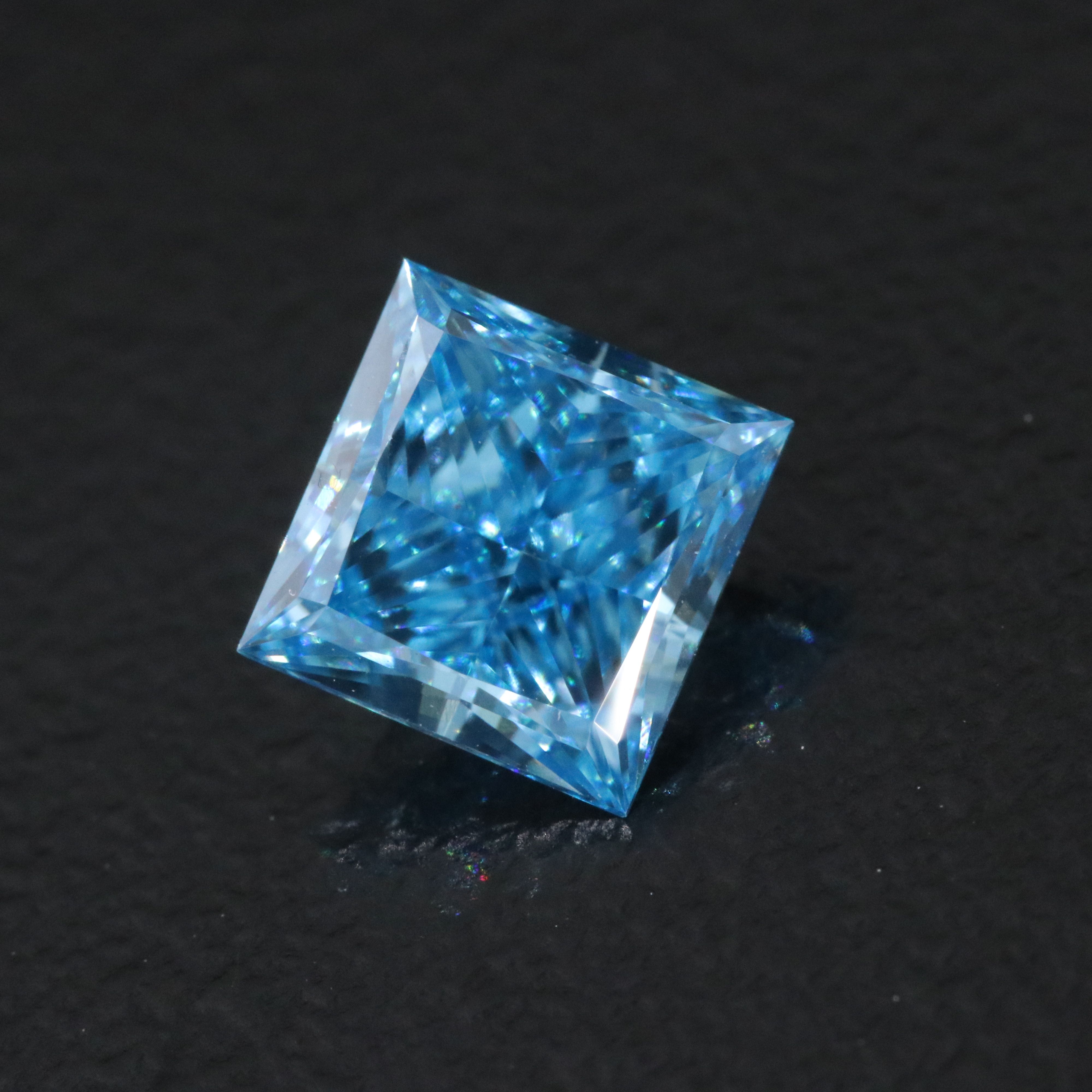 Loose 1.03 CT Lab Grown Fancy Vivid Blue Diamond with IGI Report