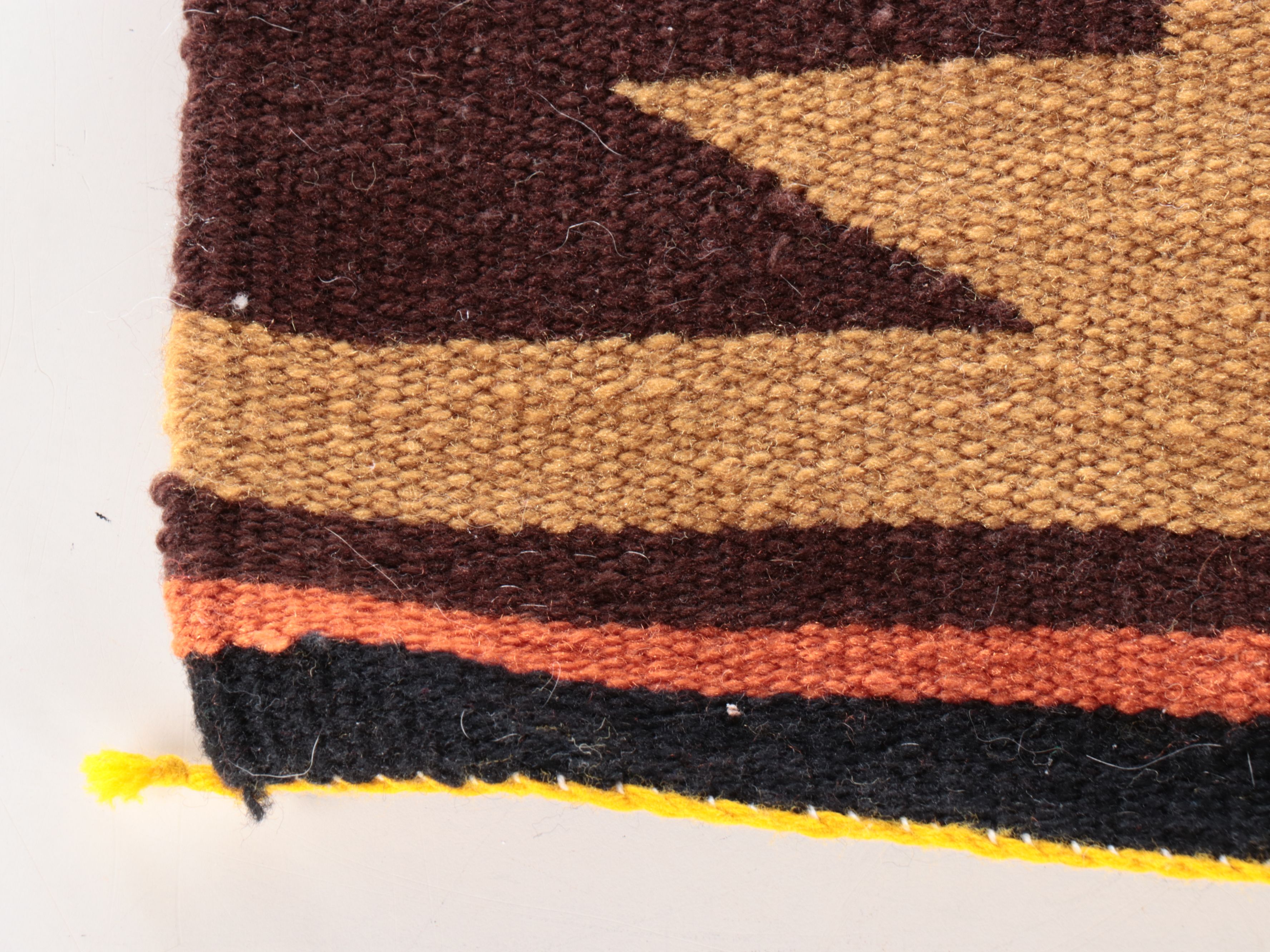 1'5 x 2'10 Handwoven Navajo Transitional Style Wool Rug