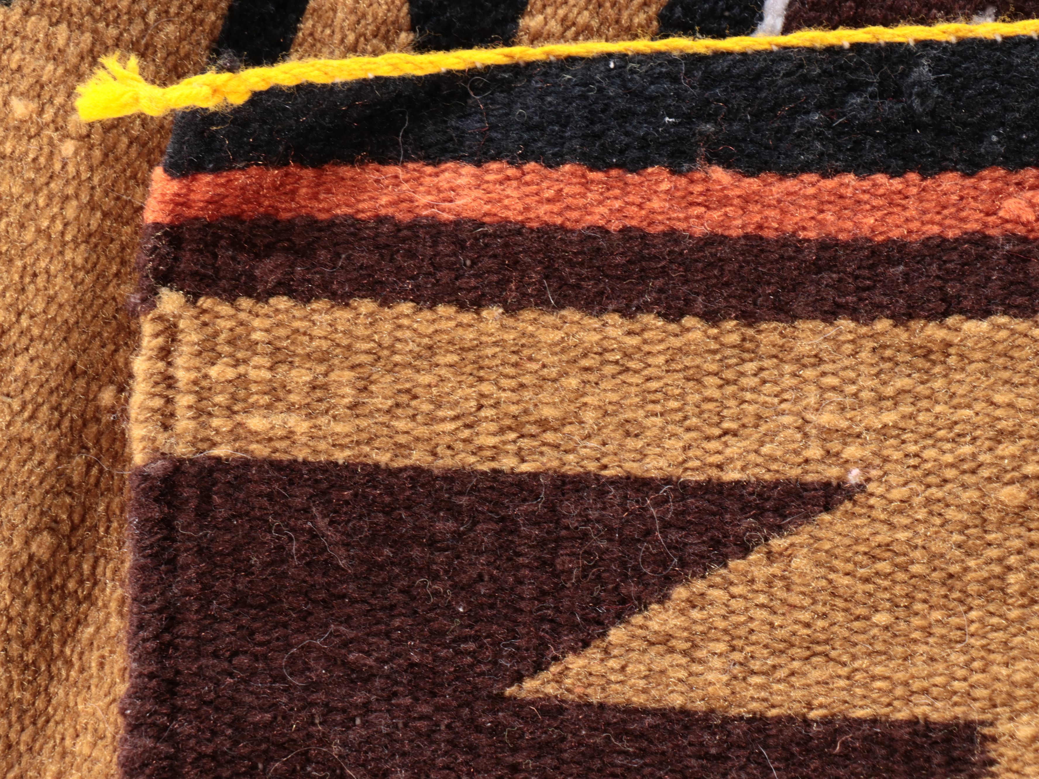 1'5 x 2'10 Handwoven Navajo Transitional Style Wool Rug