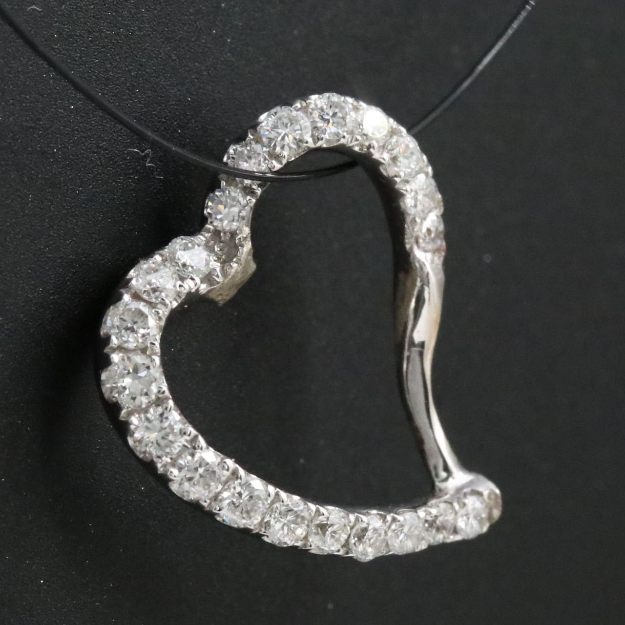 18K 0.26 CTW Diamond Heart Pendant