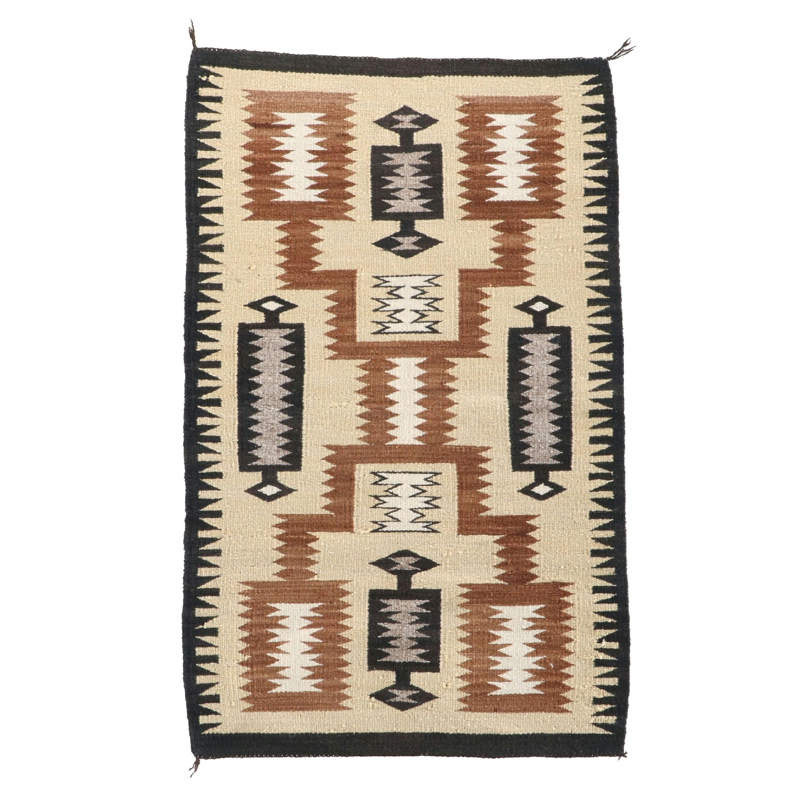 2'5 x 3'10 Handwoven Navajo Storm Pattern Accent Rug