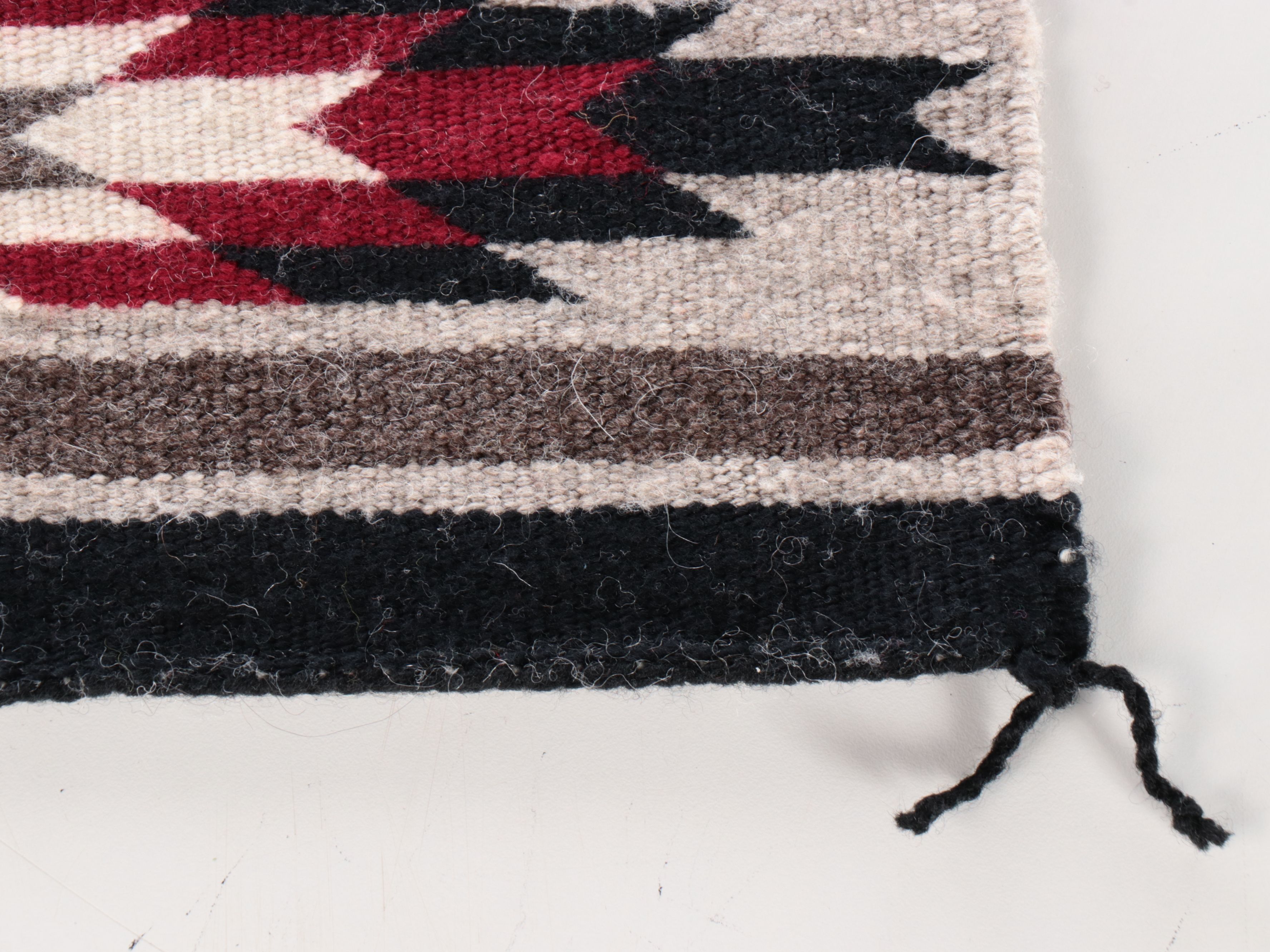 2'1 x 2'9 Handwoven Navajo Gallup Style Wool Accent Rug