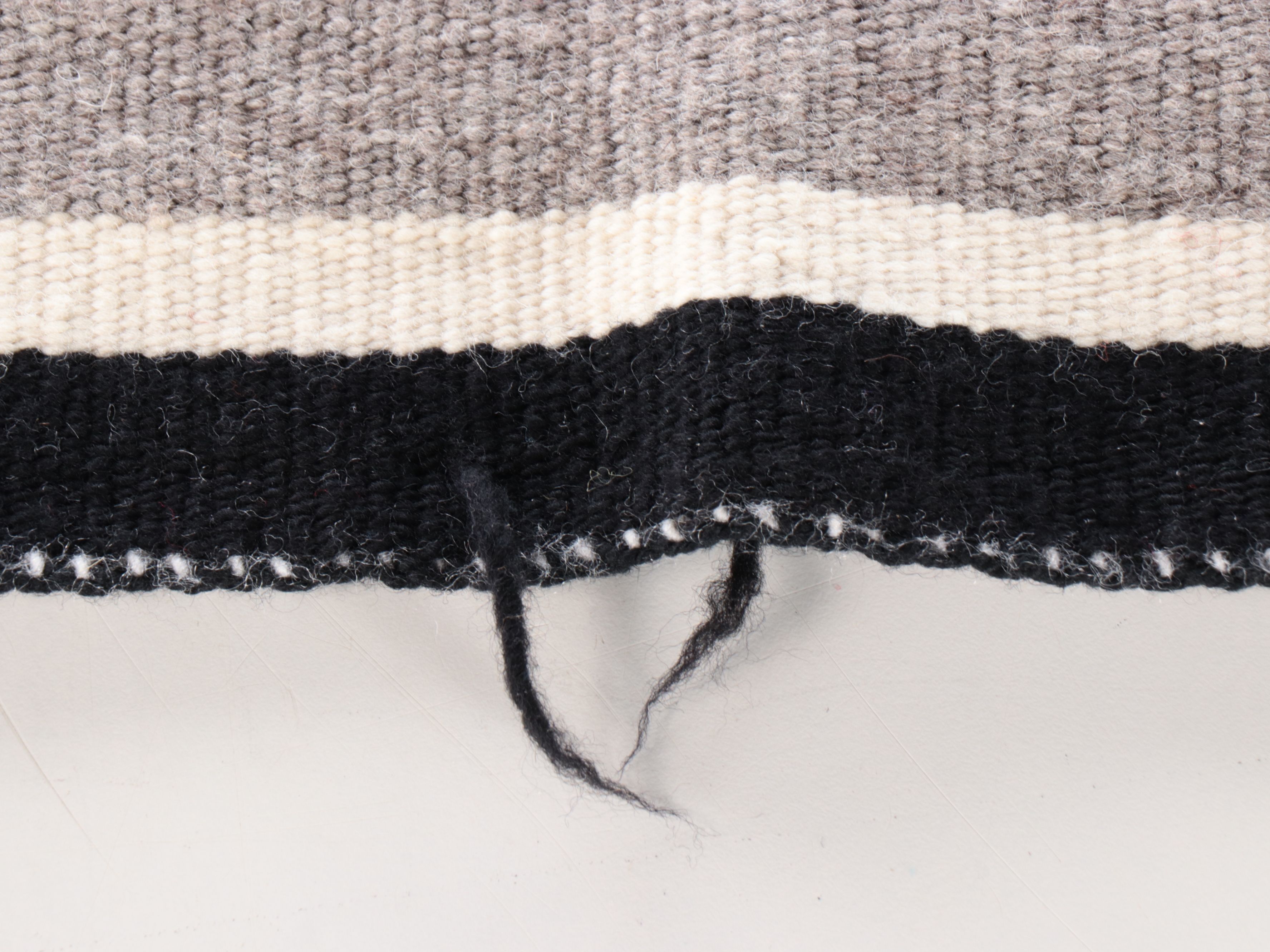 1'11 x 2'10 Handwoven Navajo Storm Pattern Wool Accent Rug