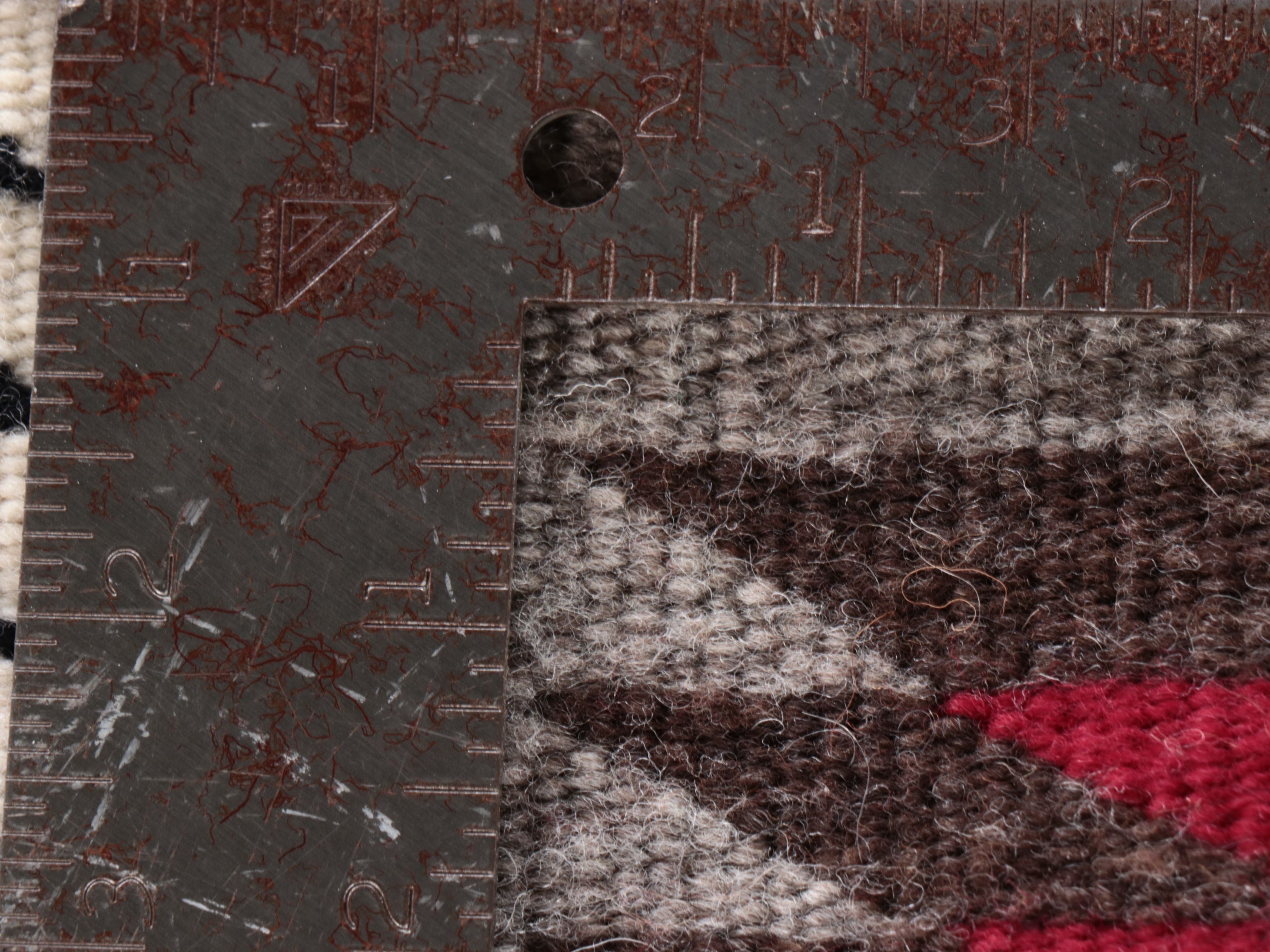 1'11 x 2'10 Handwoven Navajo Storm Pattern Wool Accent Rug