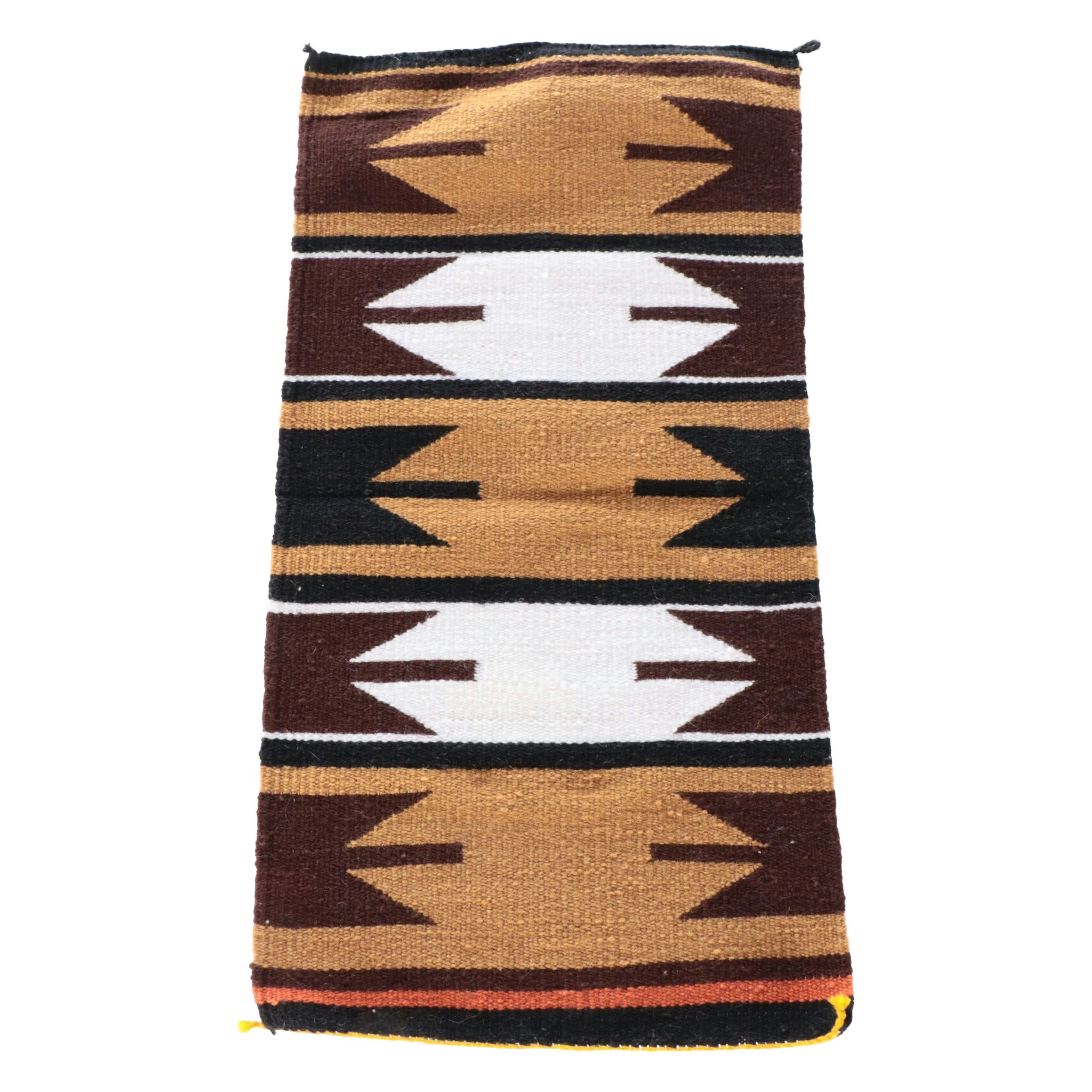 1'5 x 2'10 Handwoven Navajo Transitional Style Wool Rug