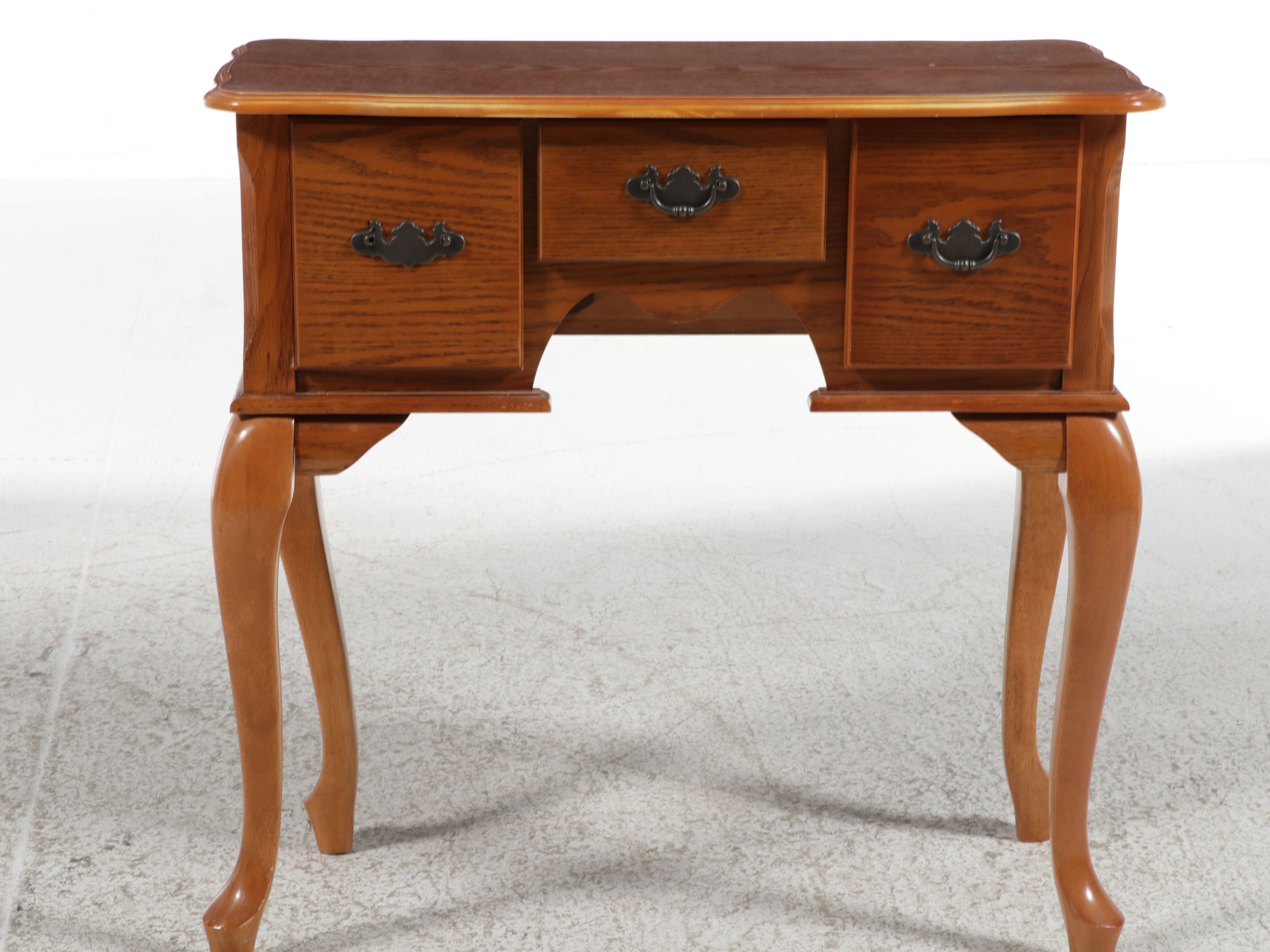 Queen Anne Style Oak Lowboy, Late 20th Century