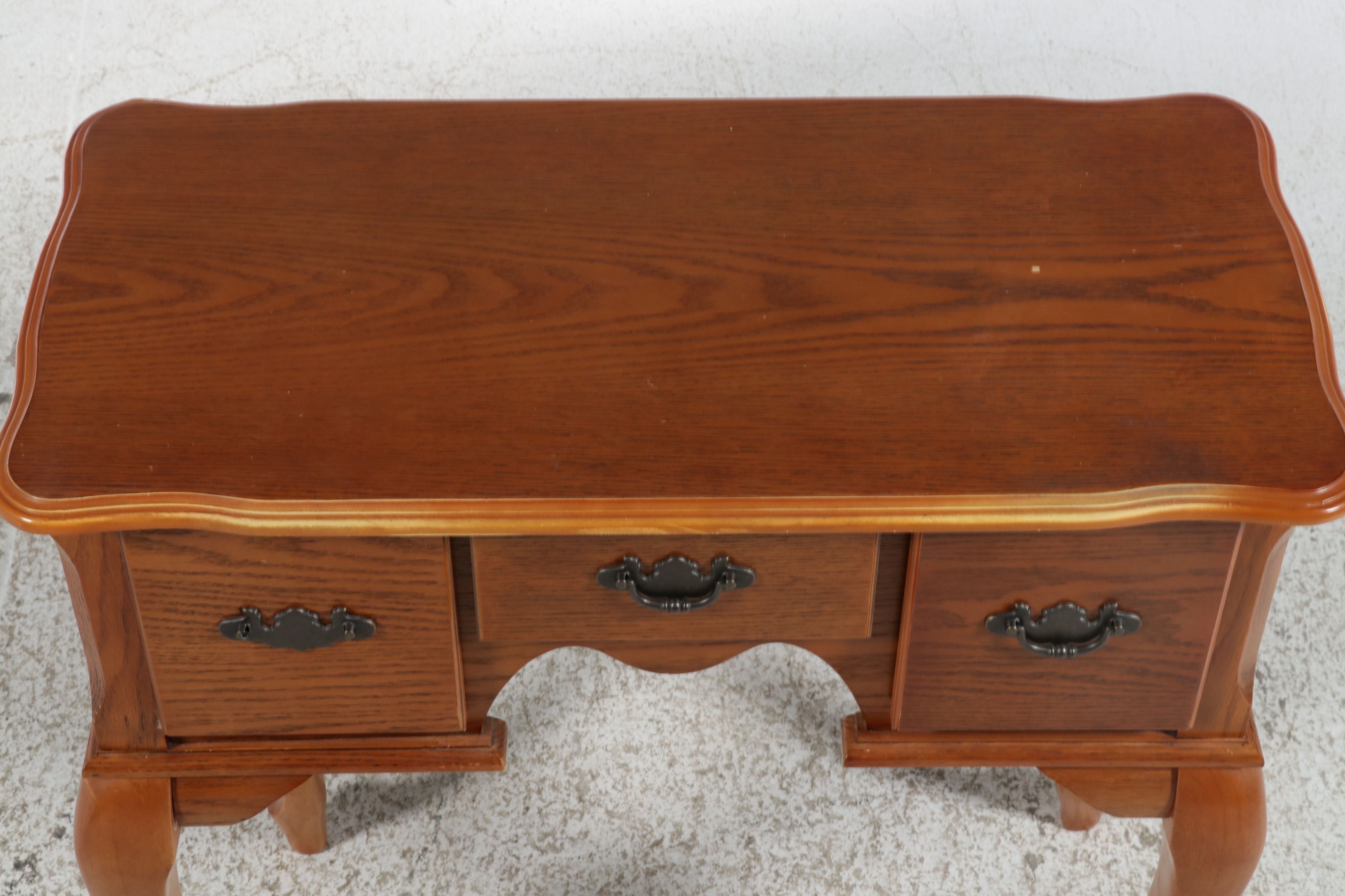 Queen Anne Style Oak Lowboy, Late 20th Century