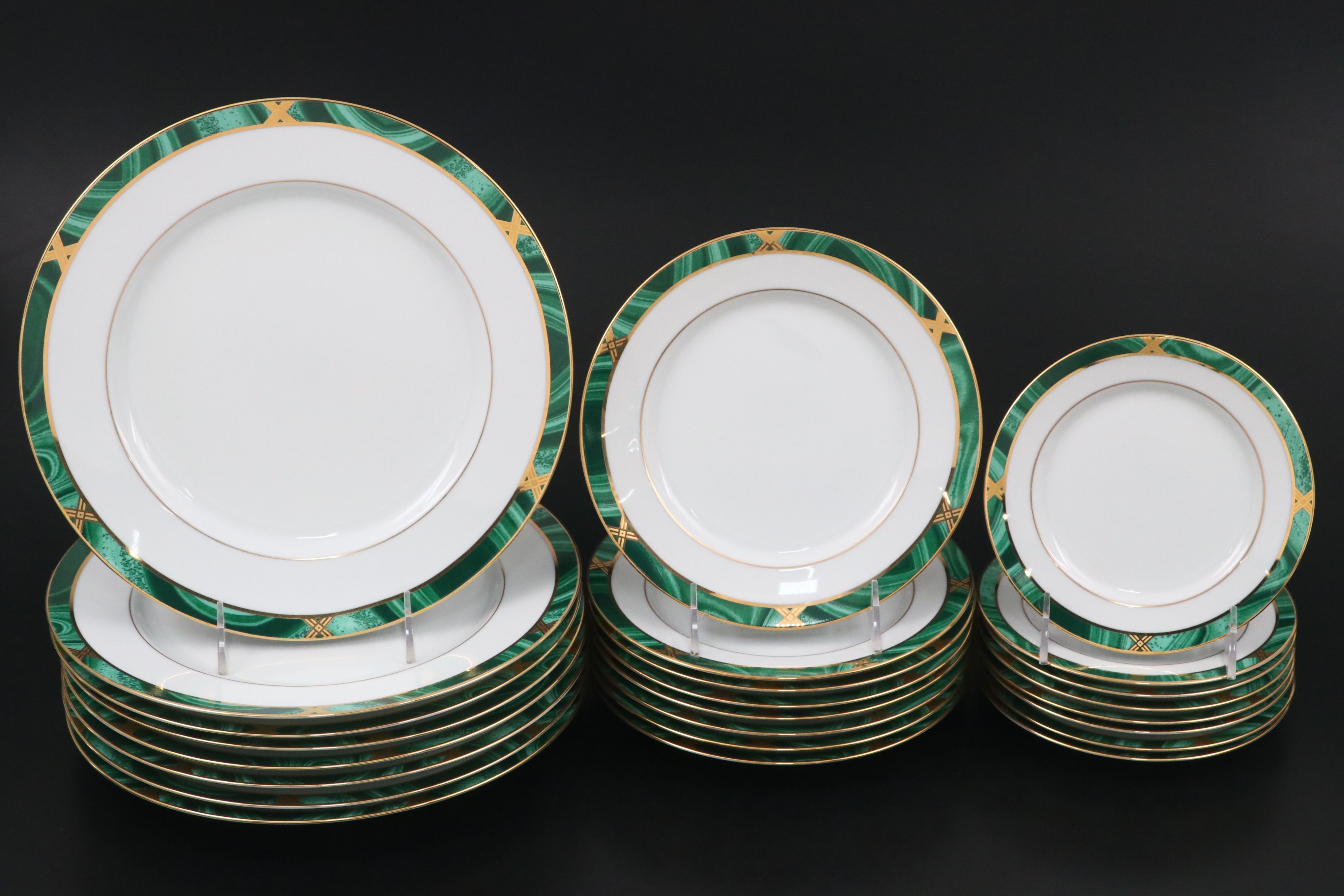 Fitz & Floyd "Greenwich" Gilt Porcelain Dinnerware, 1990s