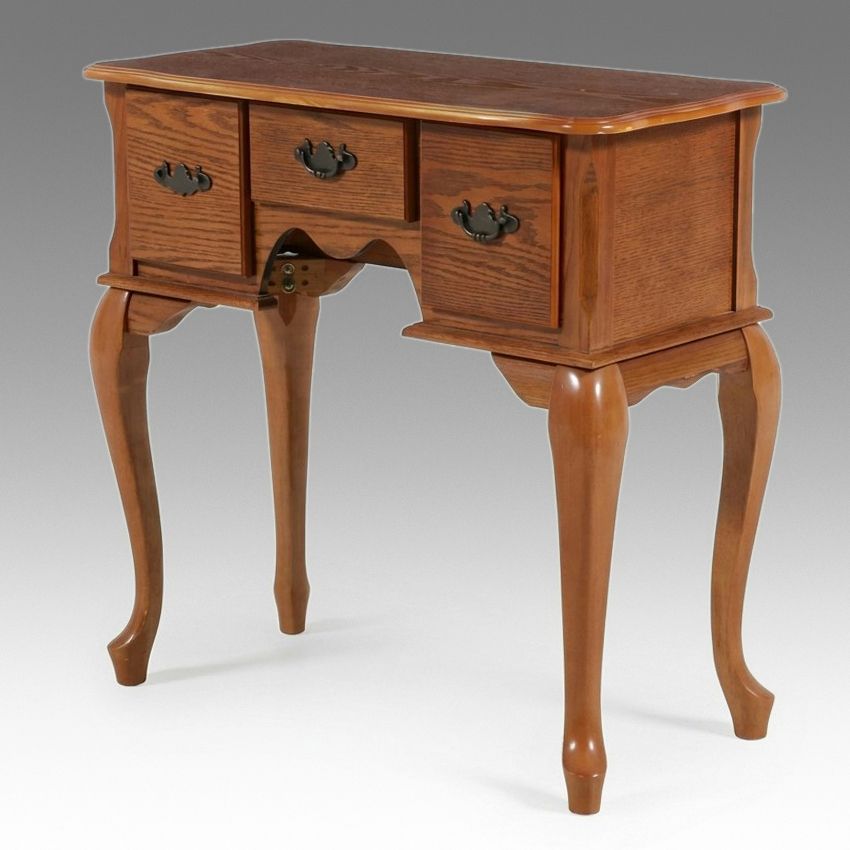 Queen Anne Style Oak Lowboy, Late 20th Century