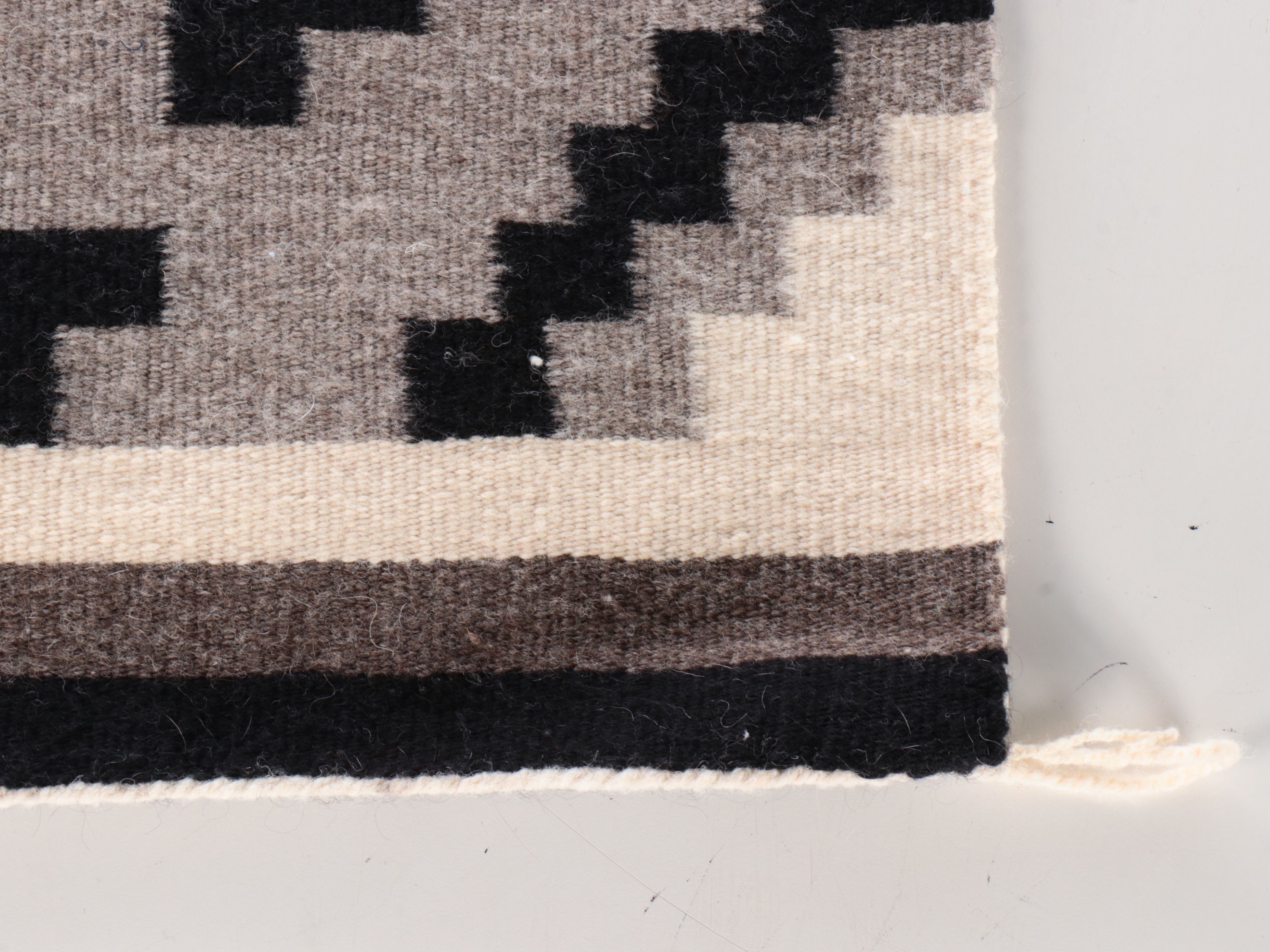 1'10 x 3'2 Handwoven Navajo Two Grey Hills Style Wool Rug