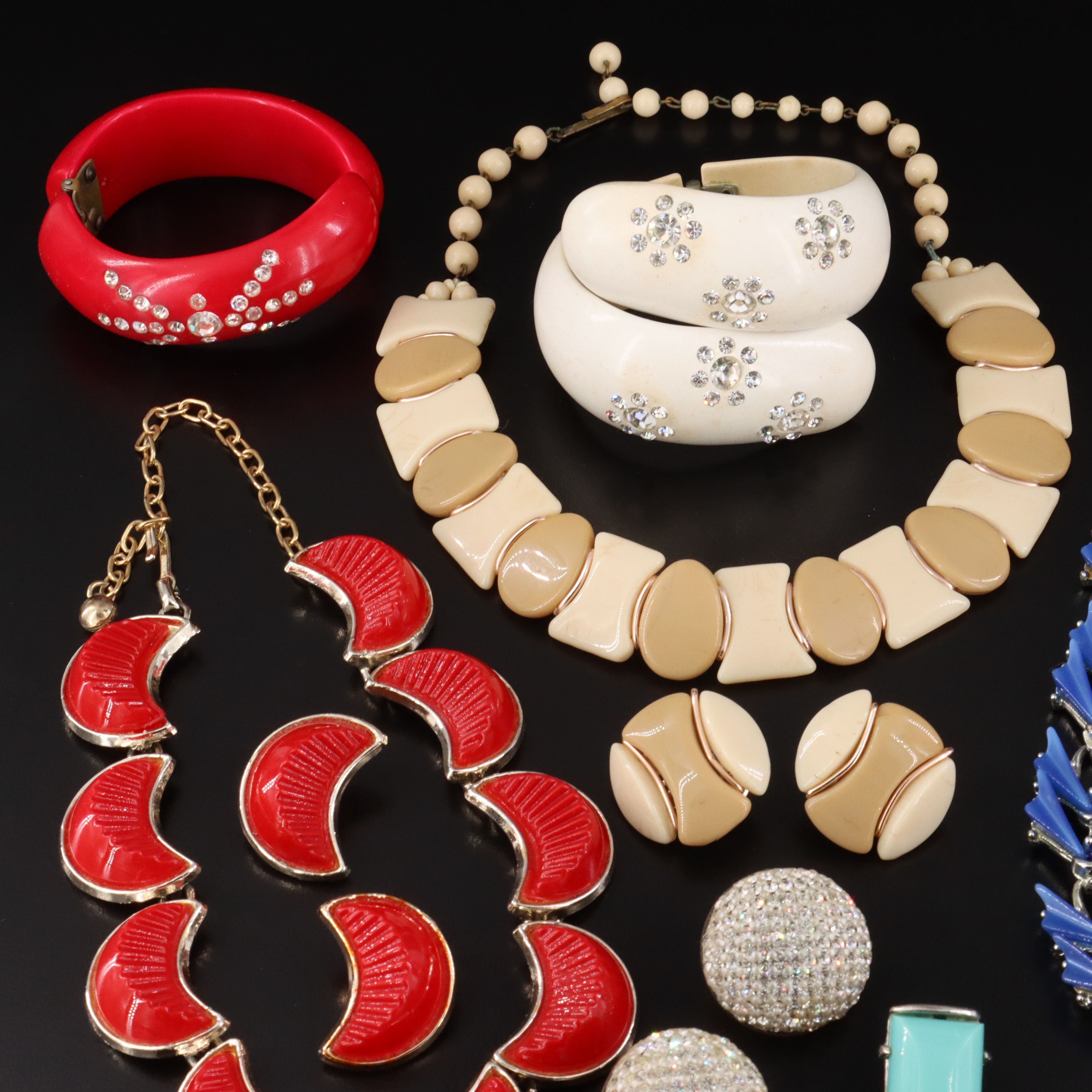 Collection of Vintage 1940s - 1960s Jewelry