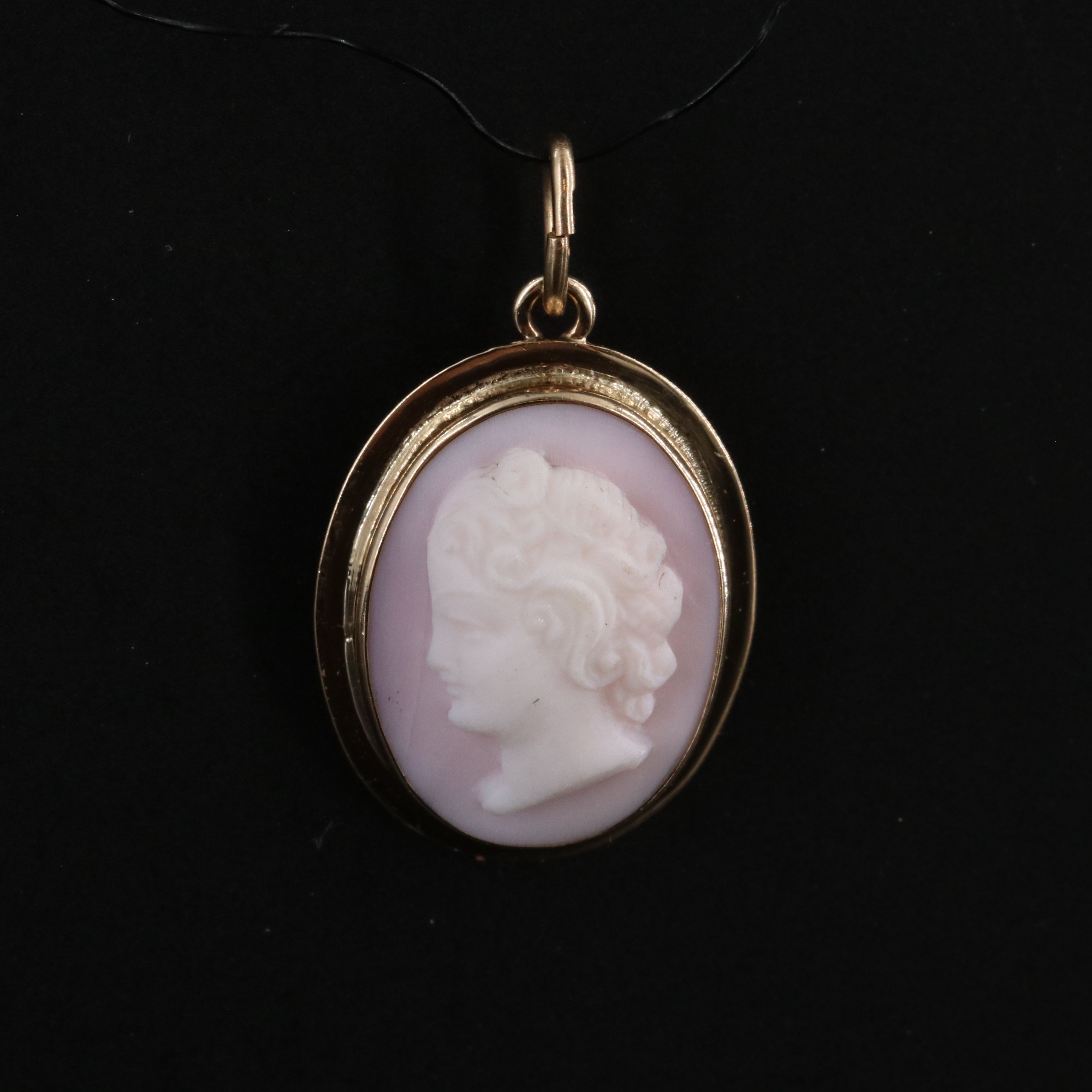 14K Shell Cameo Pendant