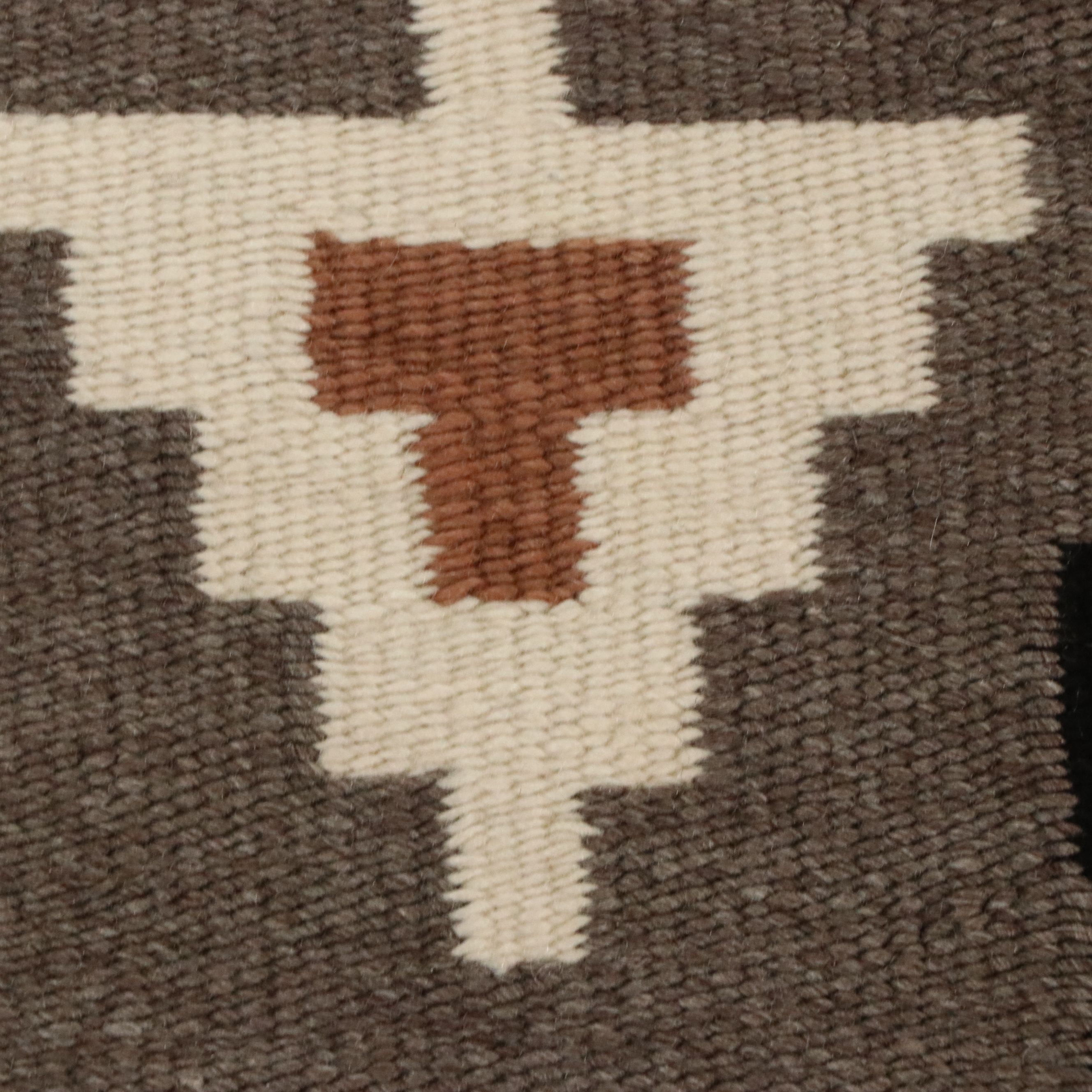 5'4 x 8'11 Handwoven Navajo Eye Dazzler Area Rug