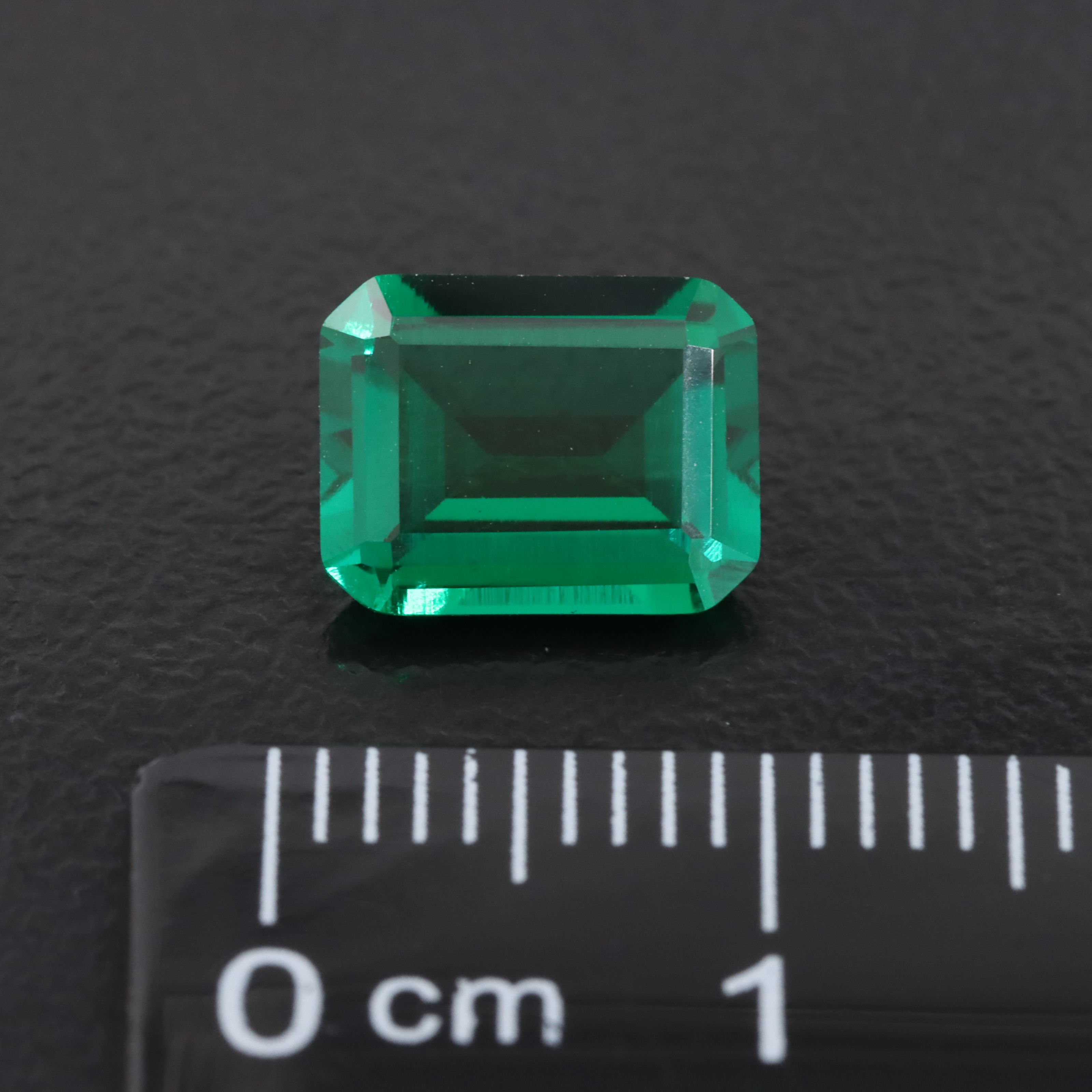 Loose 1.93 CT Lab Grown Emerald