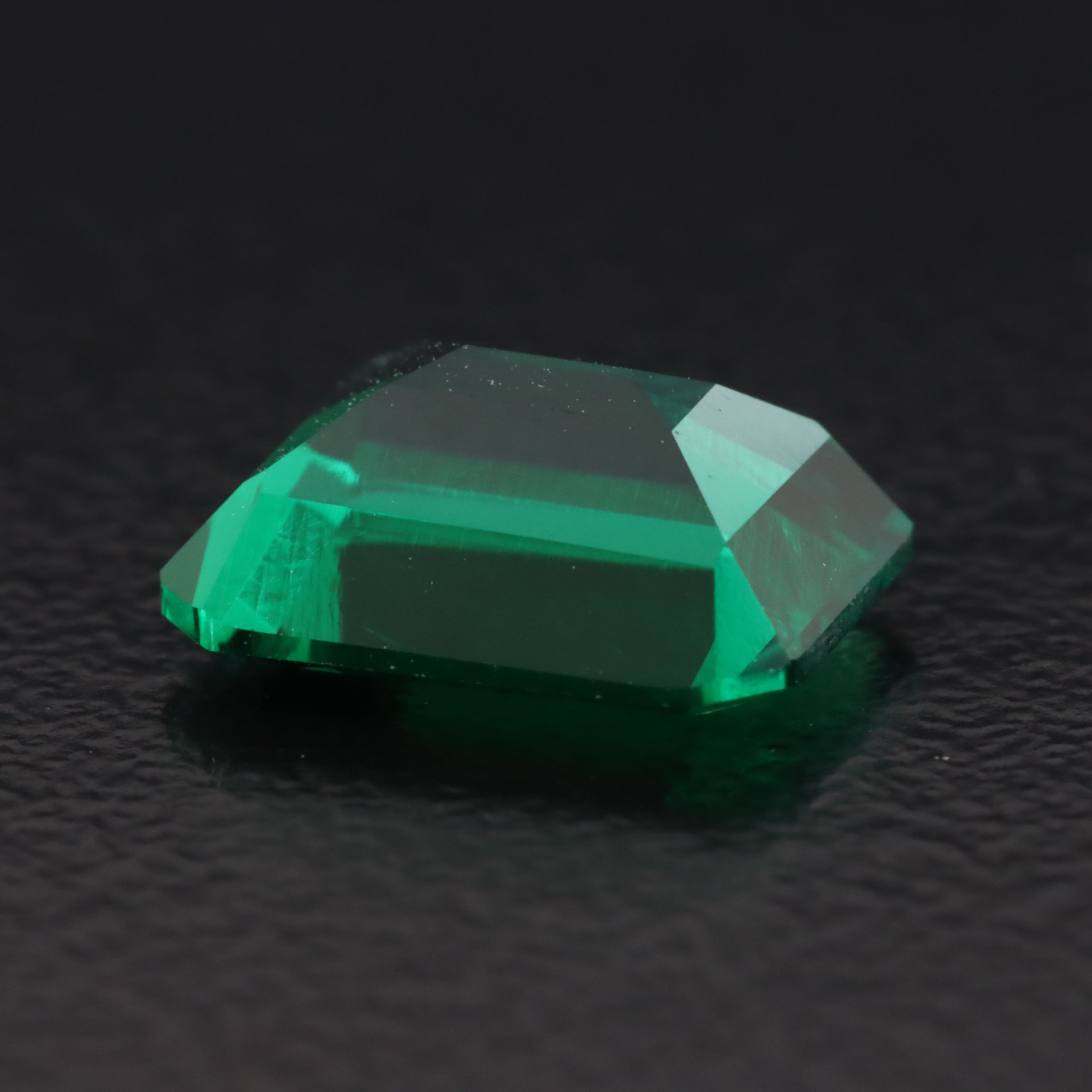 Loose 1.93 CT Lab Grown Emerald