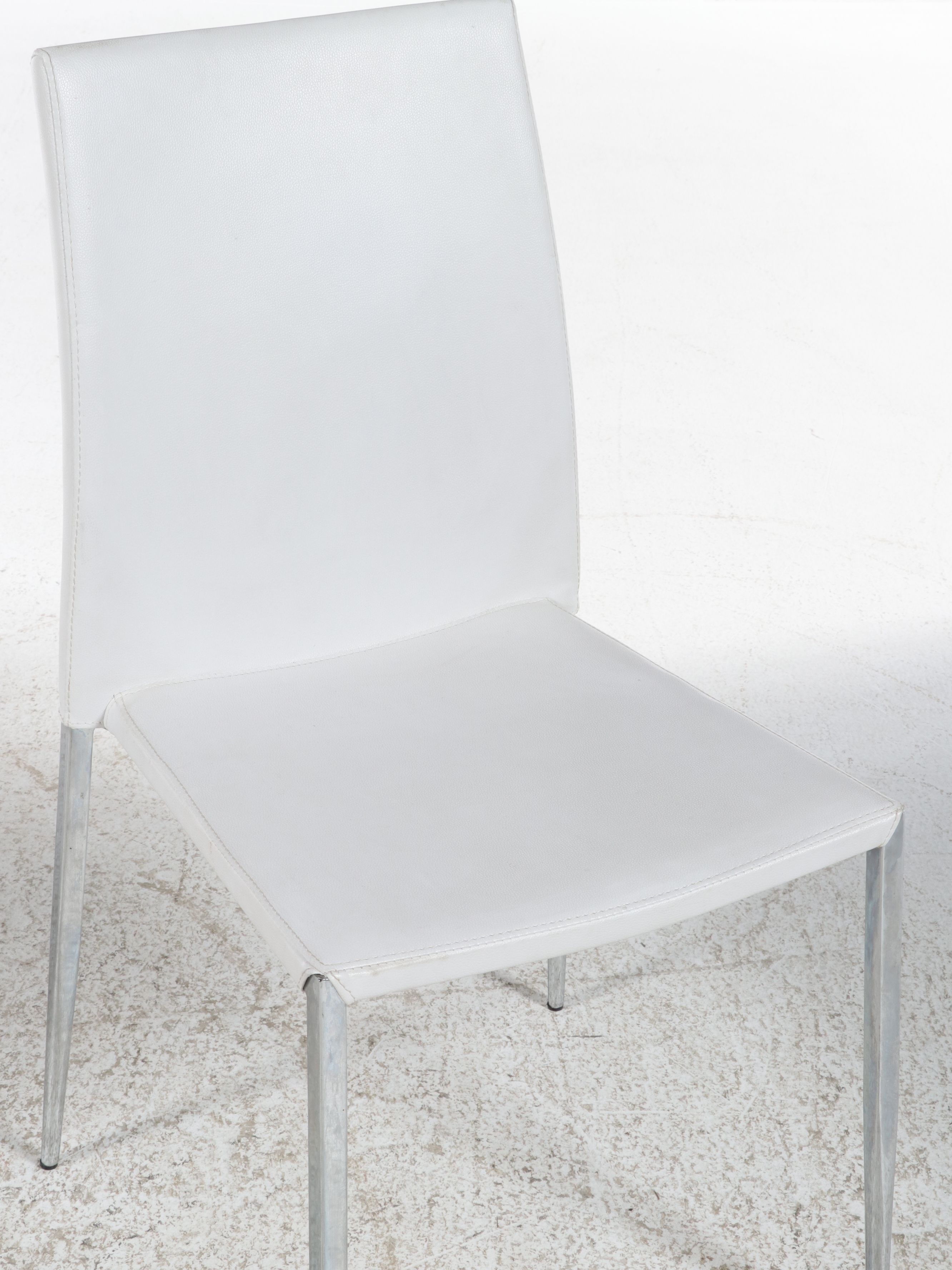 Contemporary Five-Piece Dining Set with Sculptural Infinity-Loop Pedestal Table