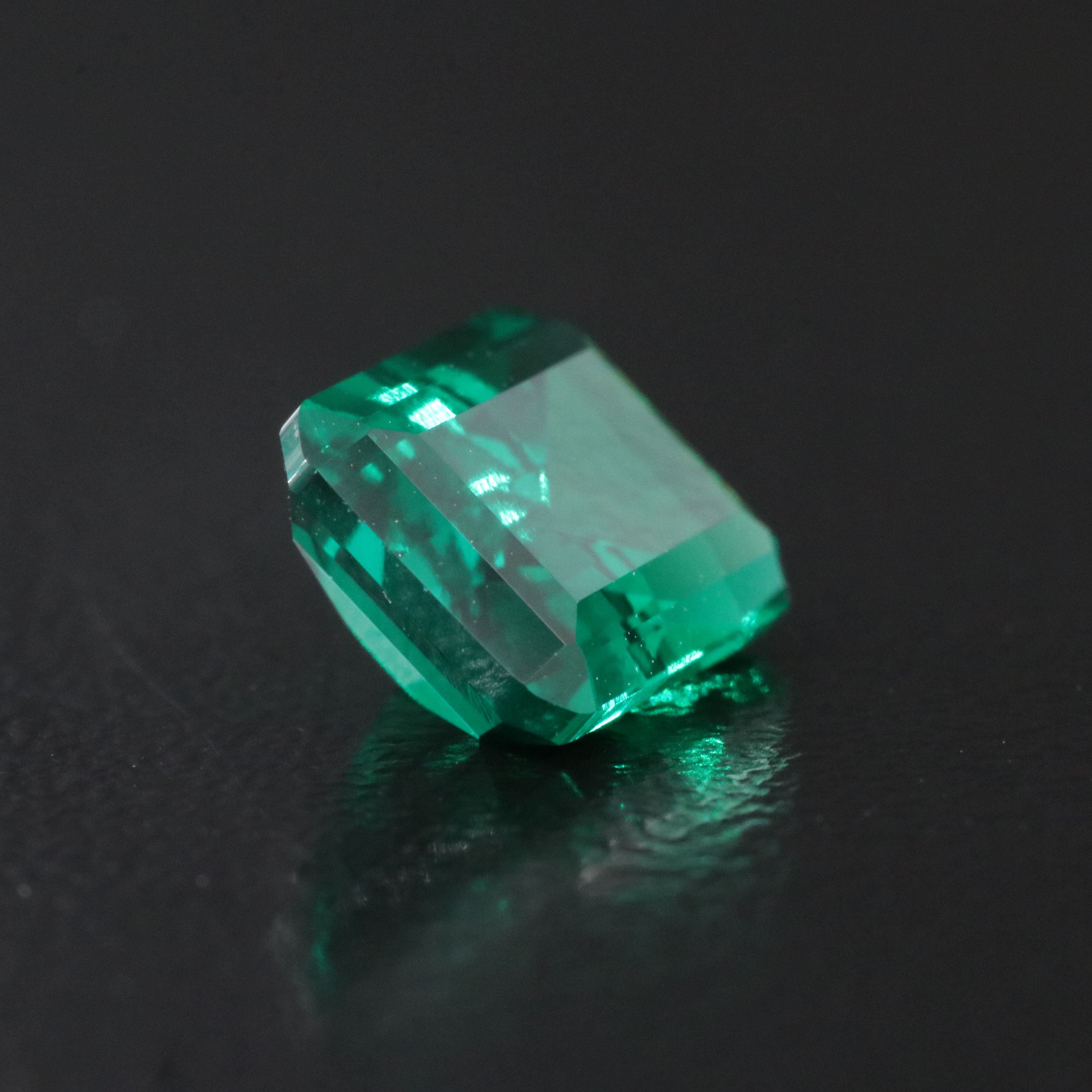 Loose 2.10 CT Emerald