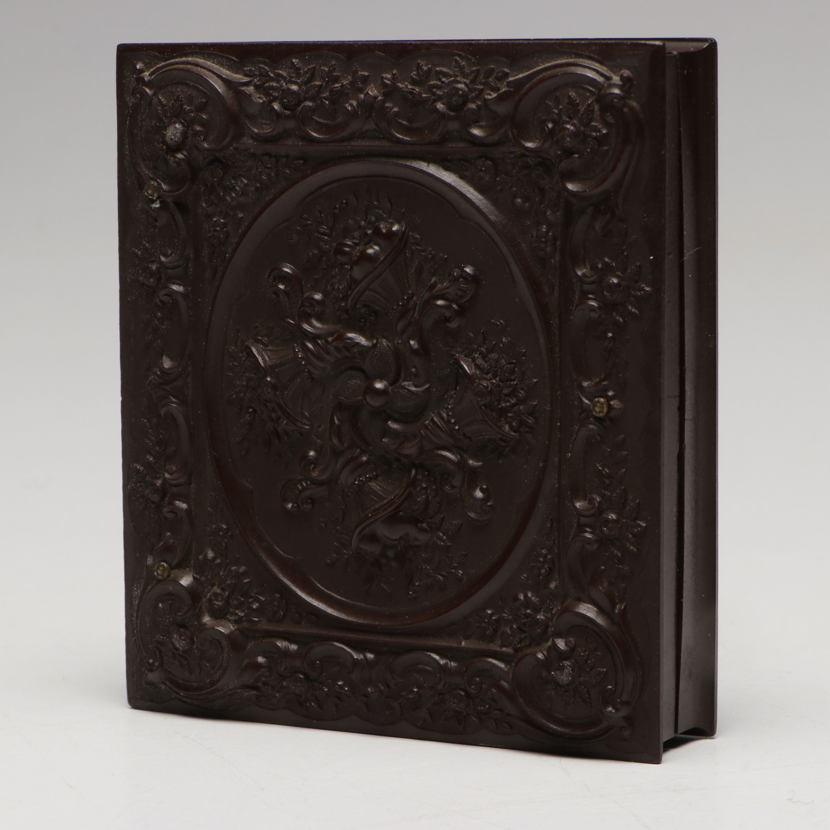 Daguerreotype Portrait of Girl in Union Case with Velvet Lining, Mid-19th C.