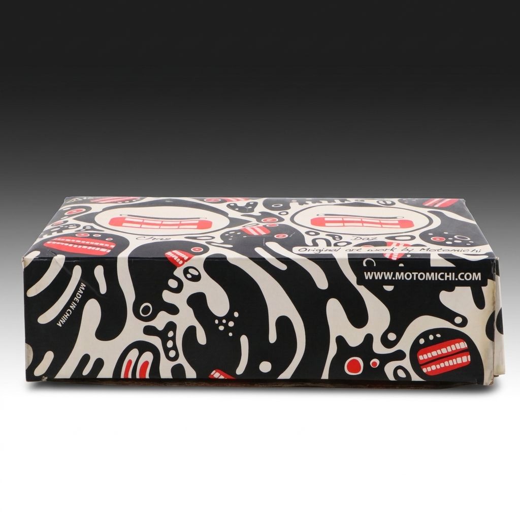 Motomichi Nakamura Collector's Vinyl Figurines "Chaz" and "Daz"