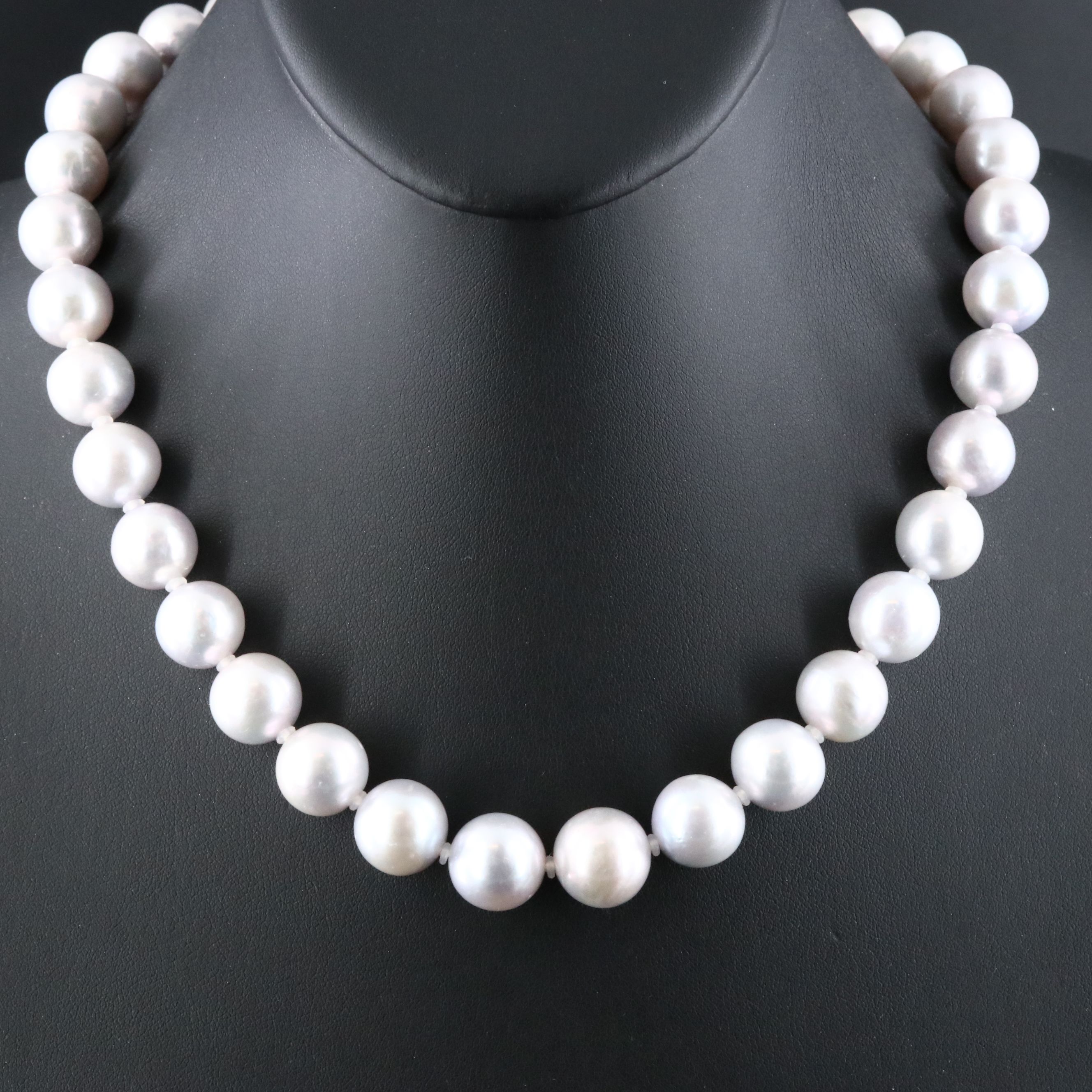 Pearl Necklace with 18K Clasp
