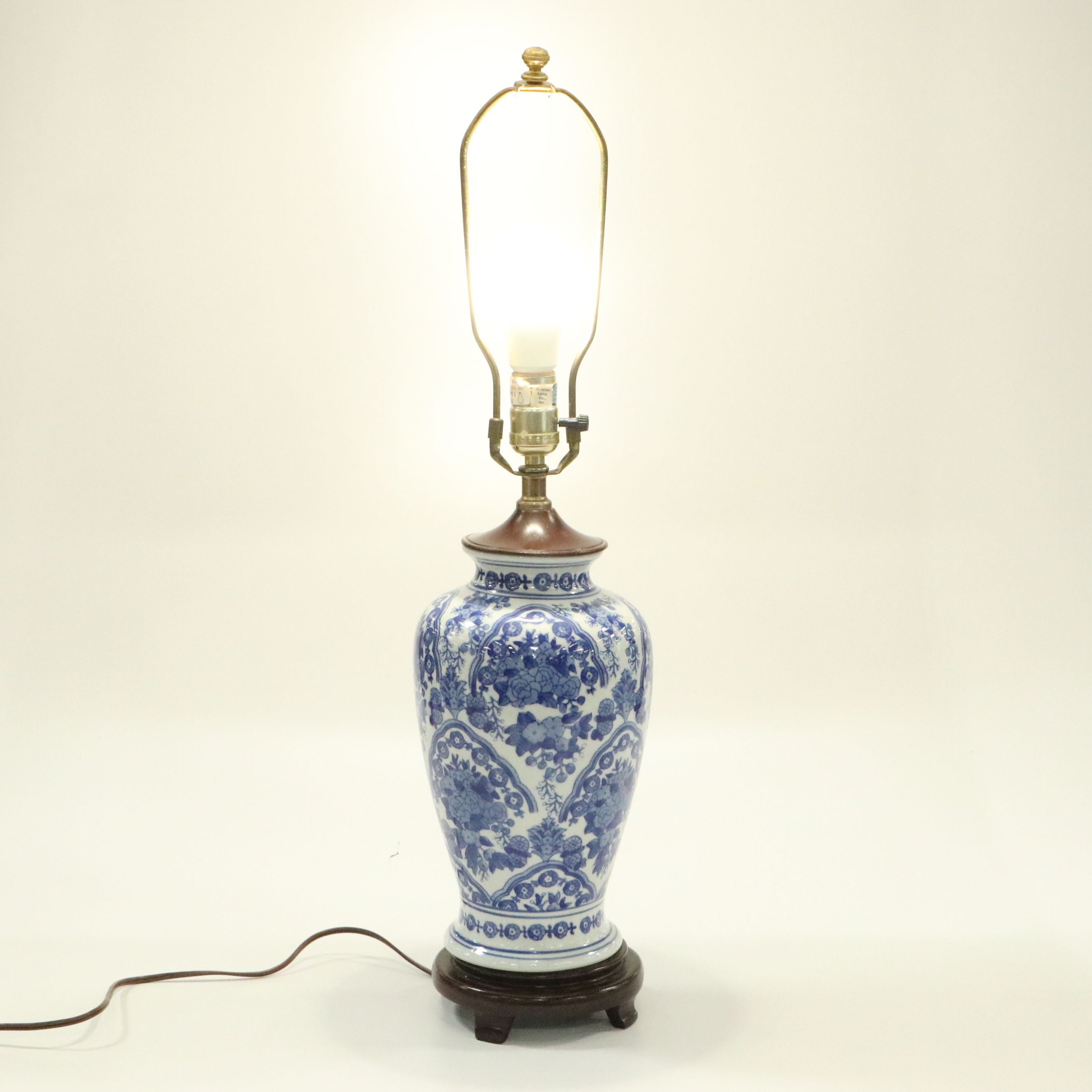 Chinese Style Floral Blue and White Porcelain Table Lamp on Resin Base