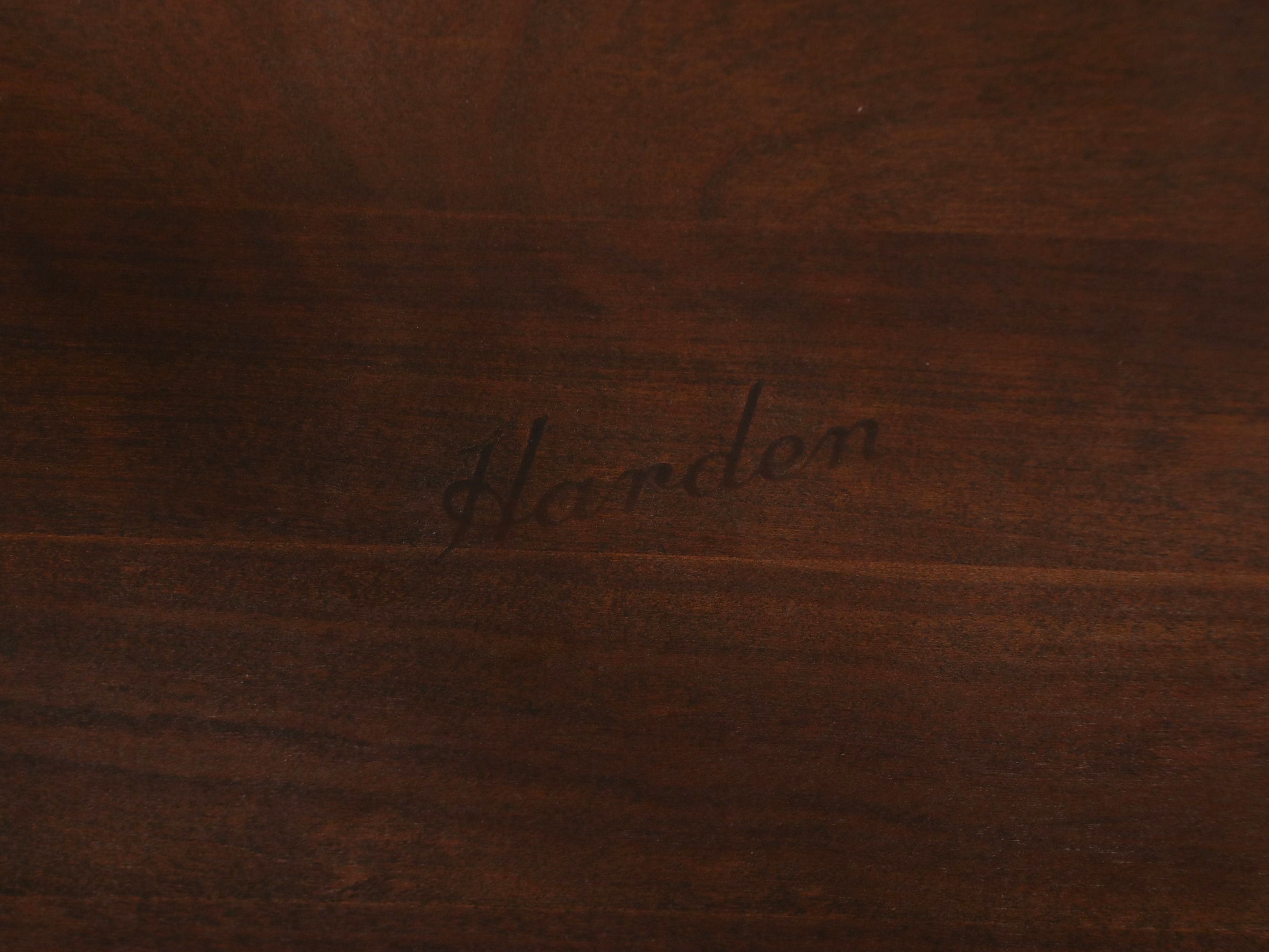 Harden Solid Cherry Queen Anne Style Oval Coffee Table, Late 20th Century