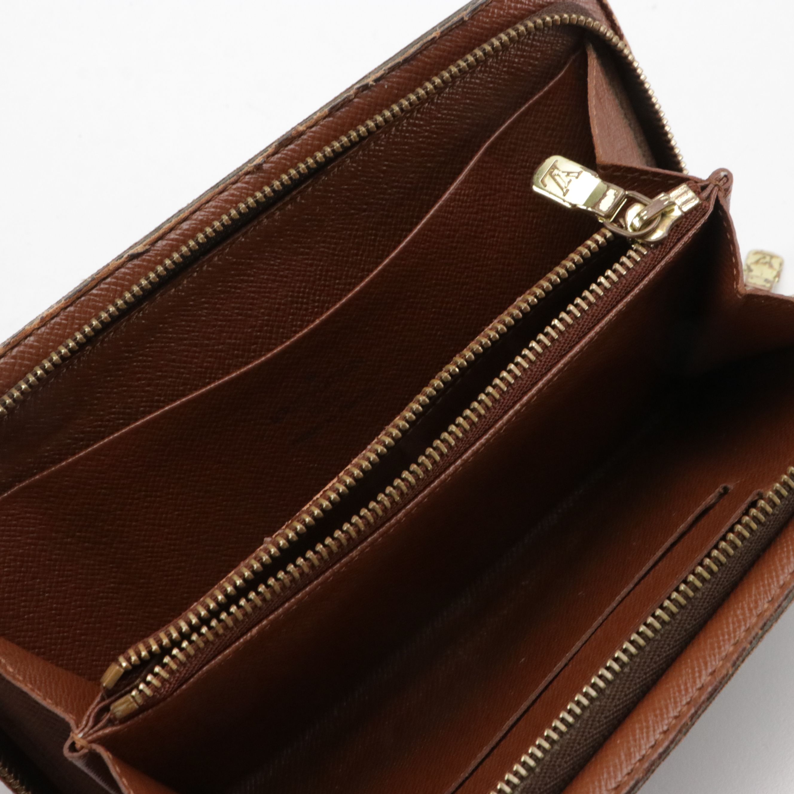 Louis Vuitton Zippy Wallet in Monogram Canvas