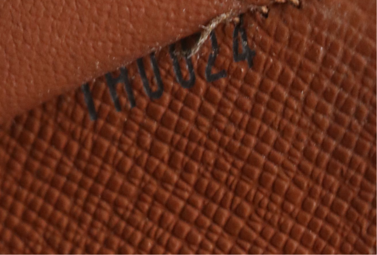 Louis Vuitton Zippy Wallet in Monogram Canvas