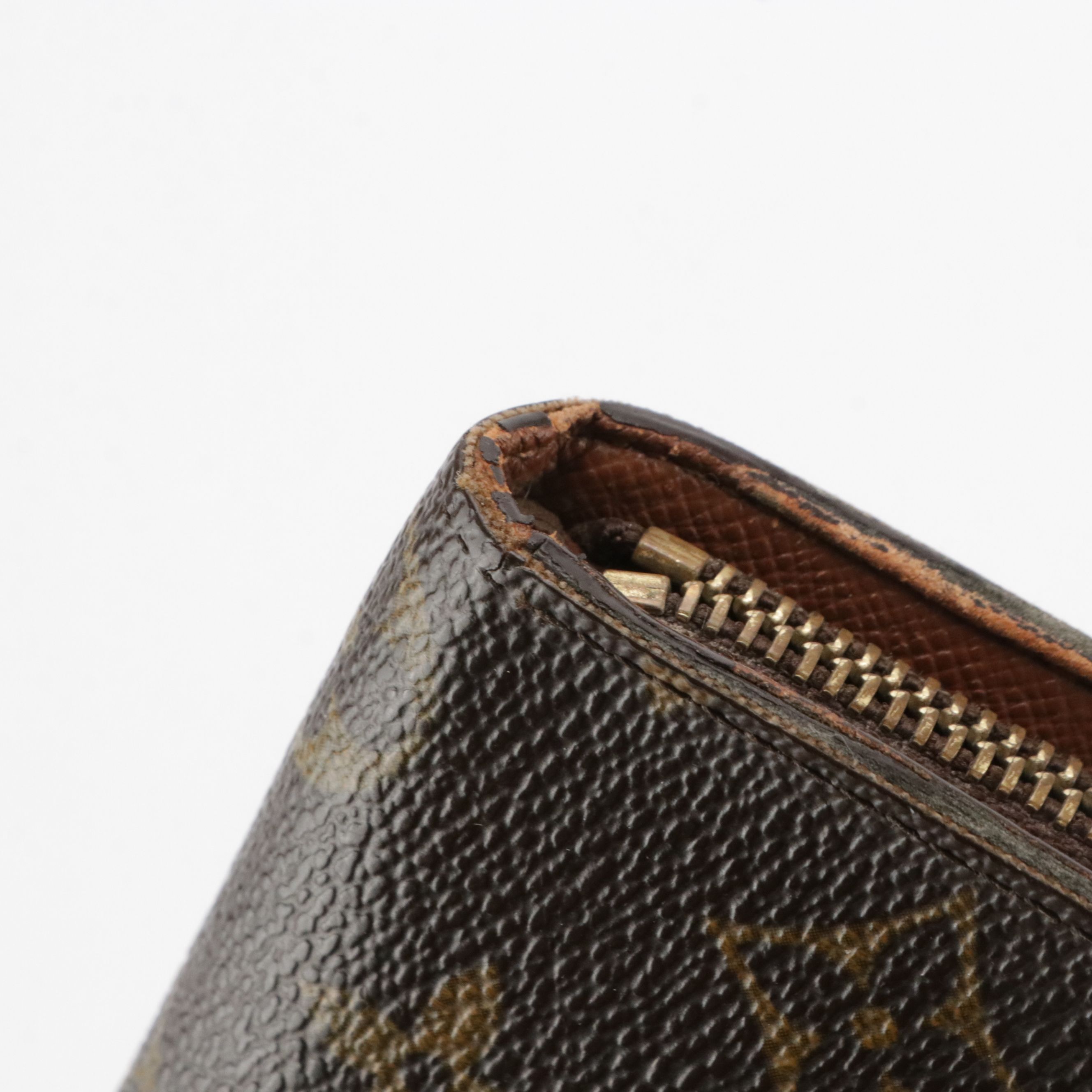 Louis Vuitton Zippy Wallet in Monogram Canvas
