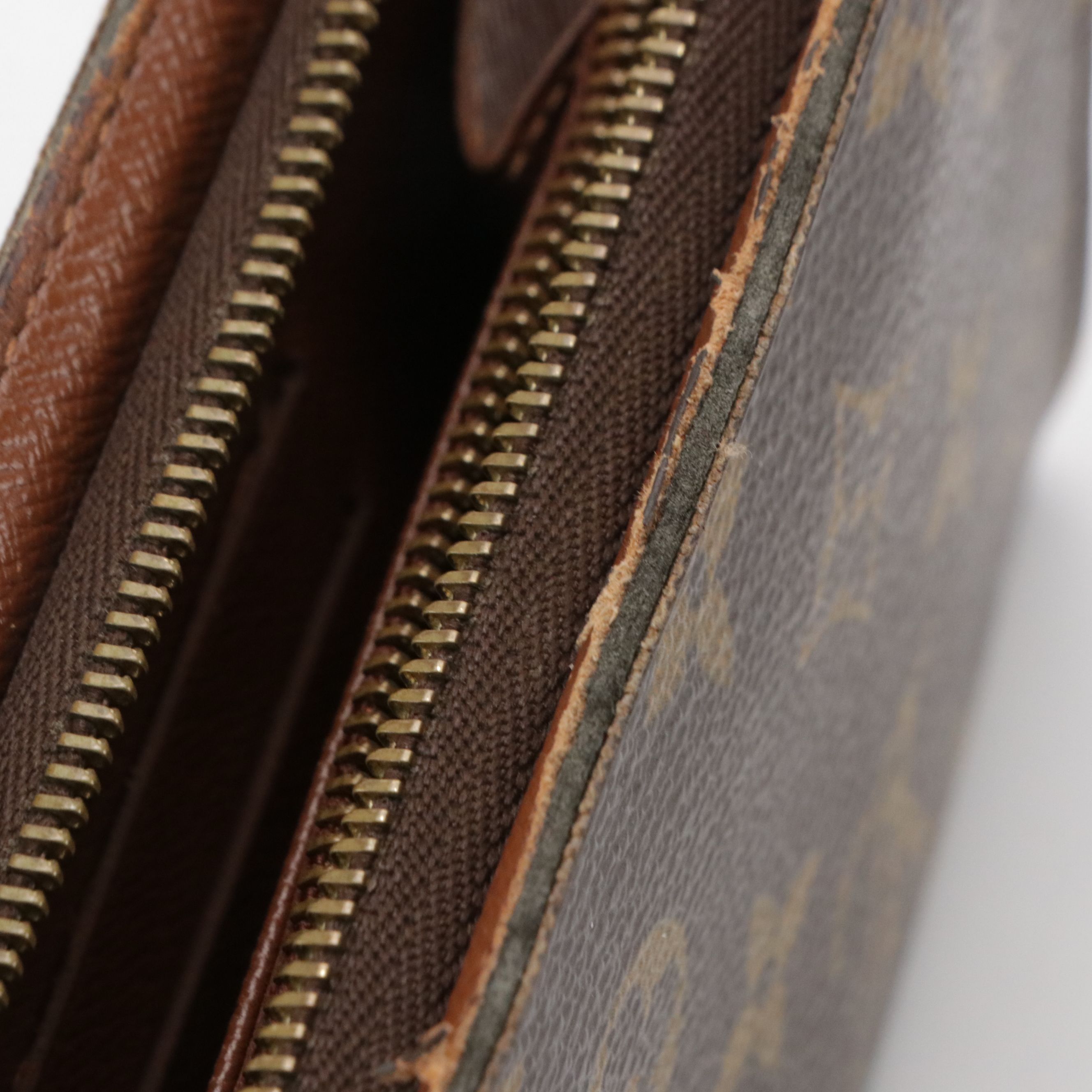 Louis Vuitton Zippy Wallet in Monogram Canvas