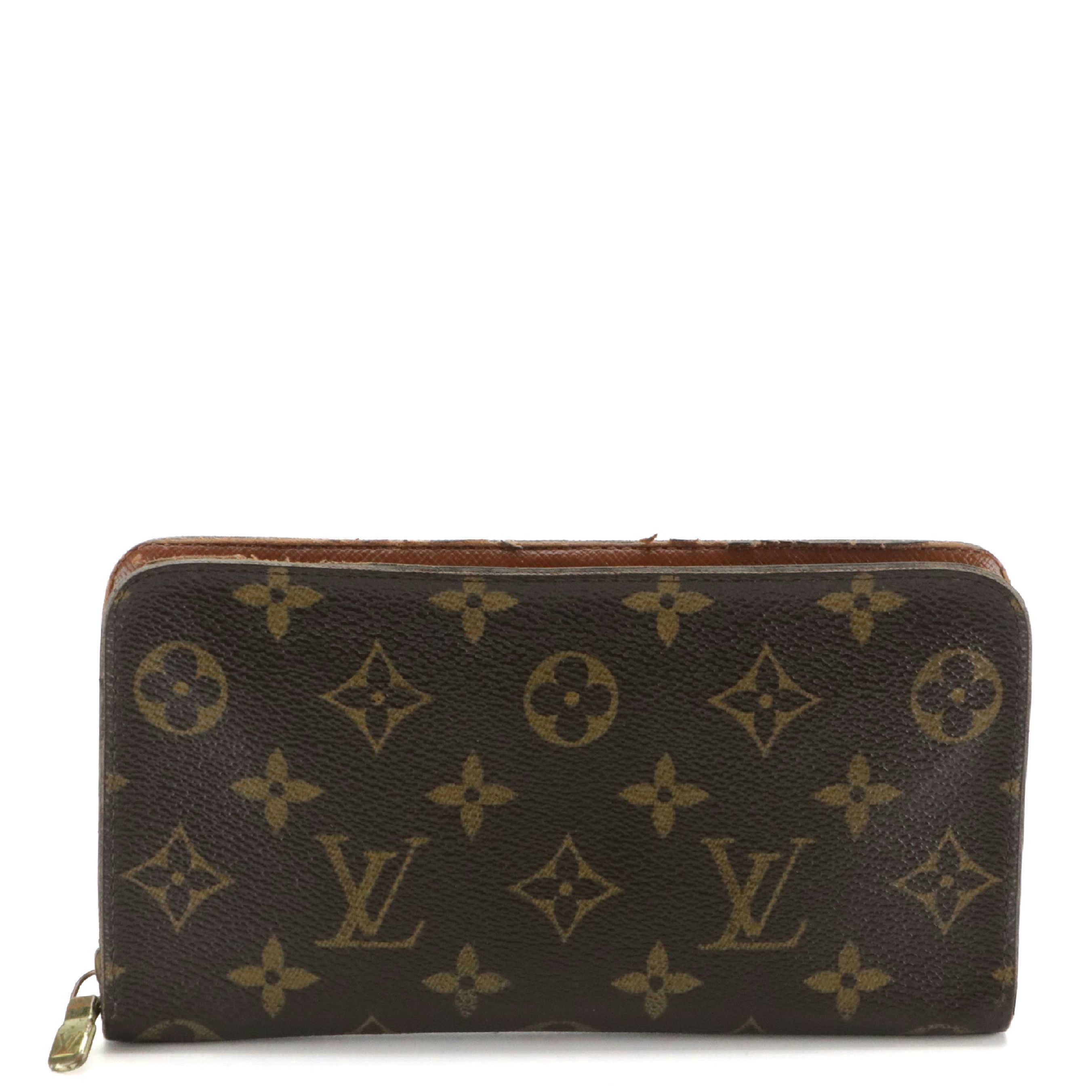 Louis Vuitton Zippy Wallet in Monogram Canvas