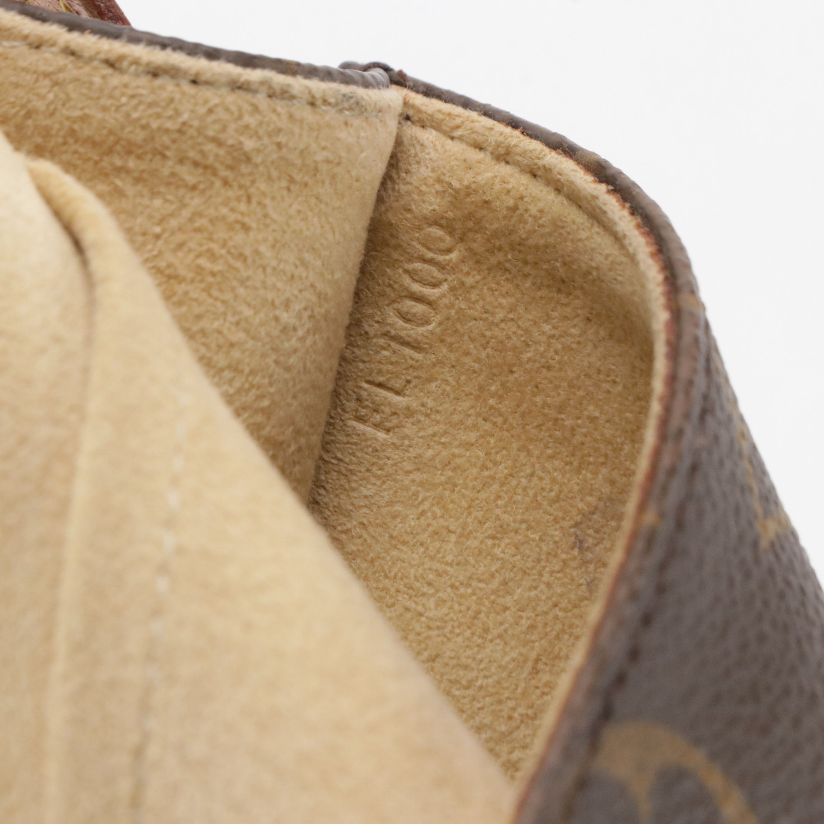 Louis Vuitton Pochette Twin GM in Monogram Canvas and Vachetta Leather