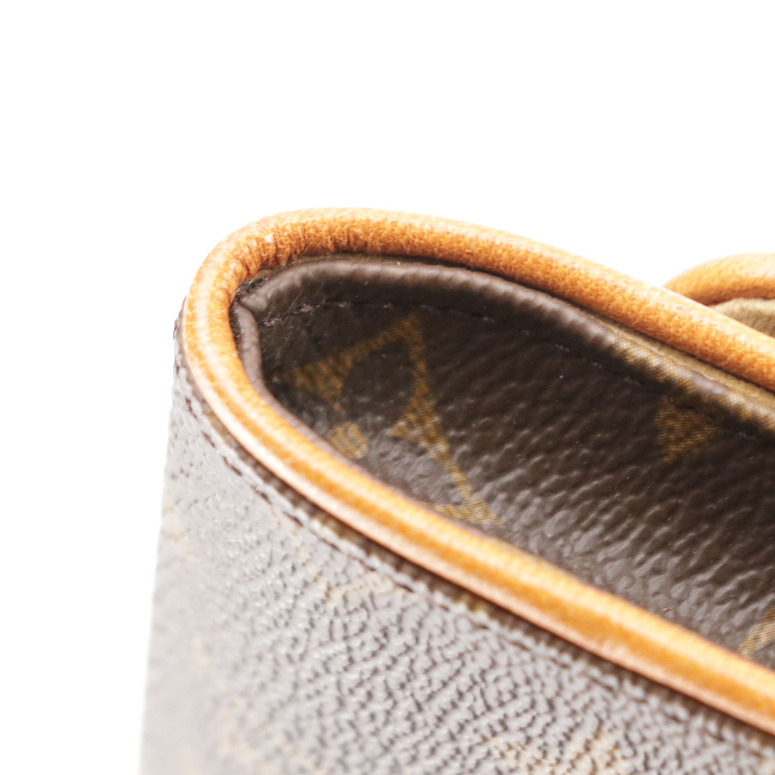 Louis Vuitton Pochette Twin GM in Monogram Canvas and Vachetta Leather