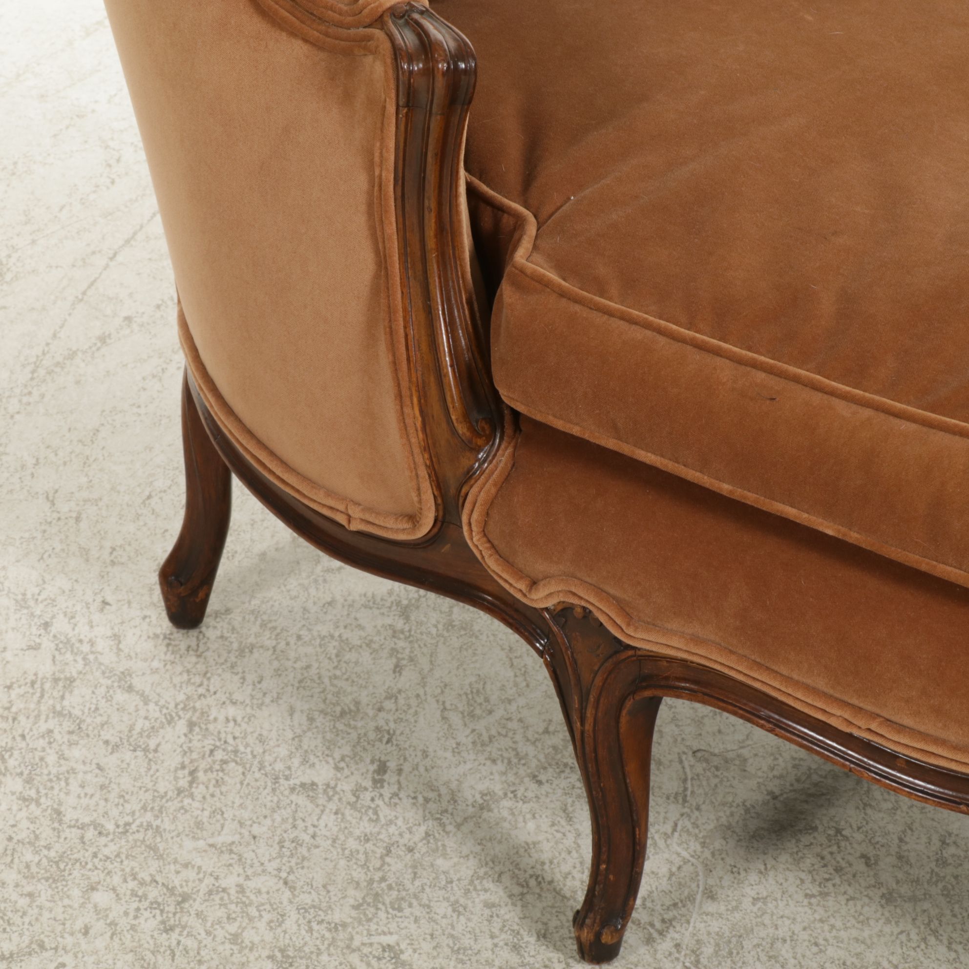 Louis XV Style Carved Walnut Chaise, Late 19th to Early 20th Century