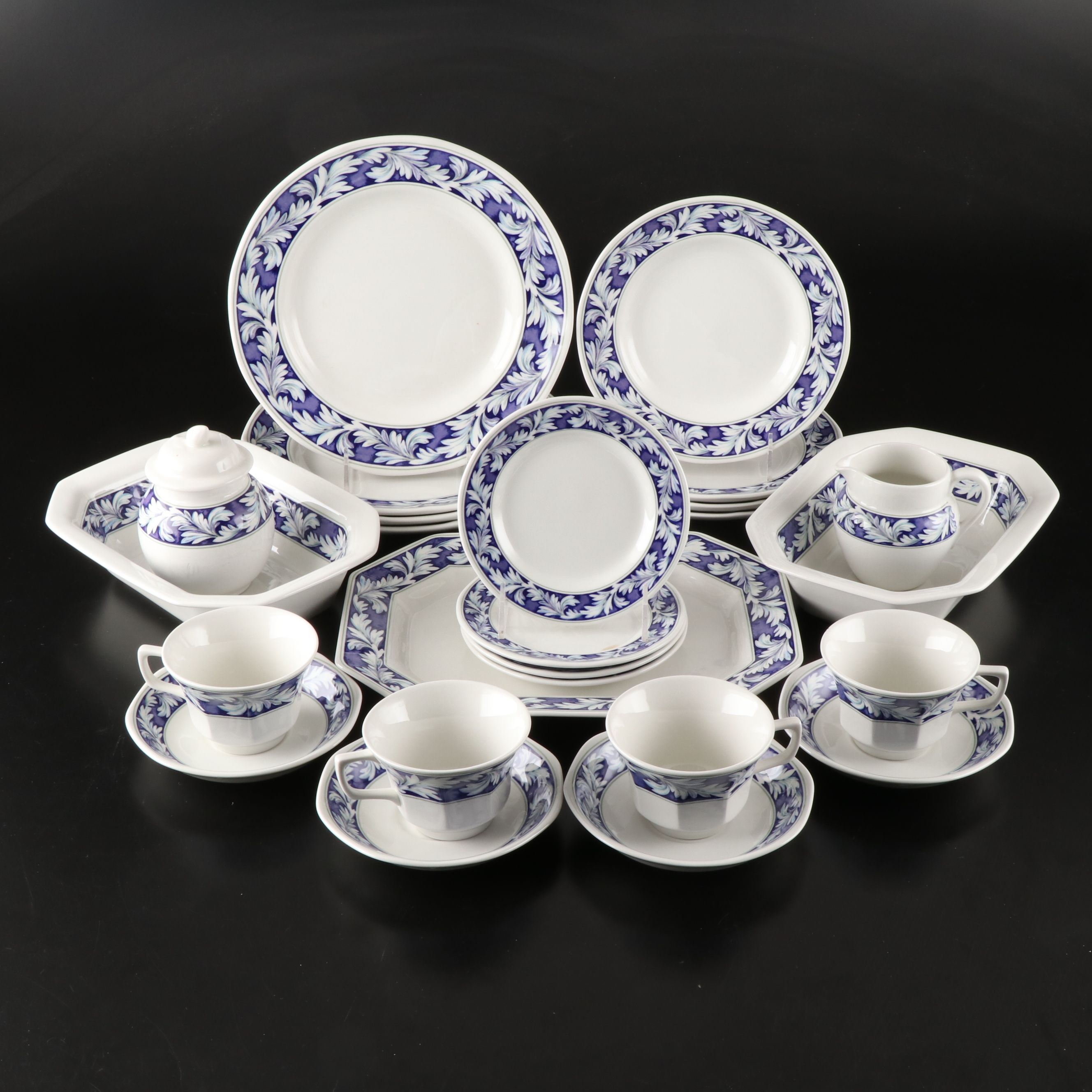 Wedgwood "Laurel" Bone China Dinnerware, 1992-1995