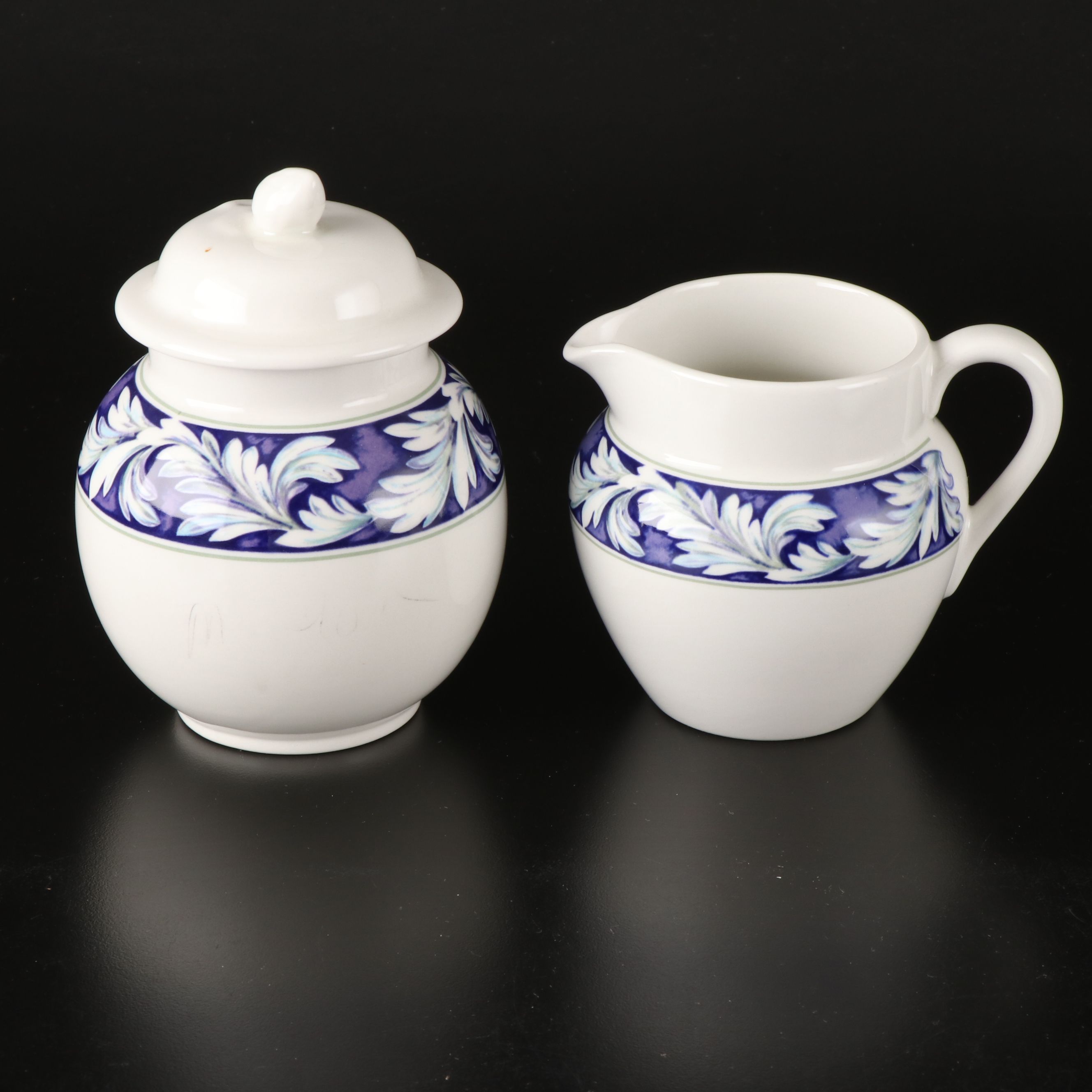 Wedgwood "Laurel" Bone China Dinnerware, 1992-1995