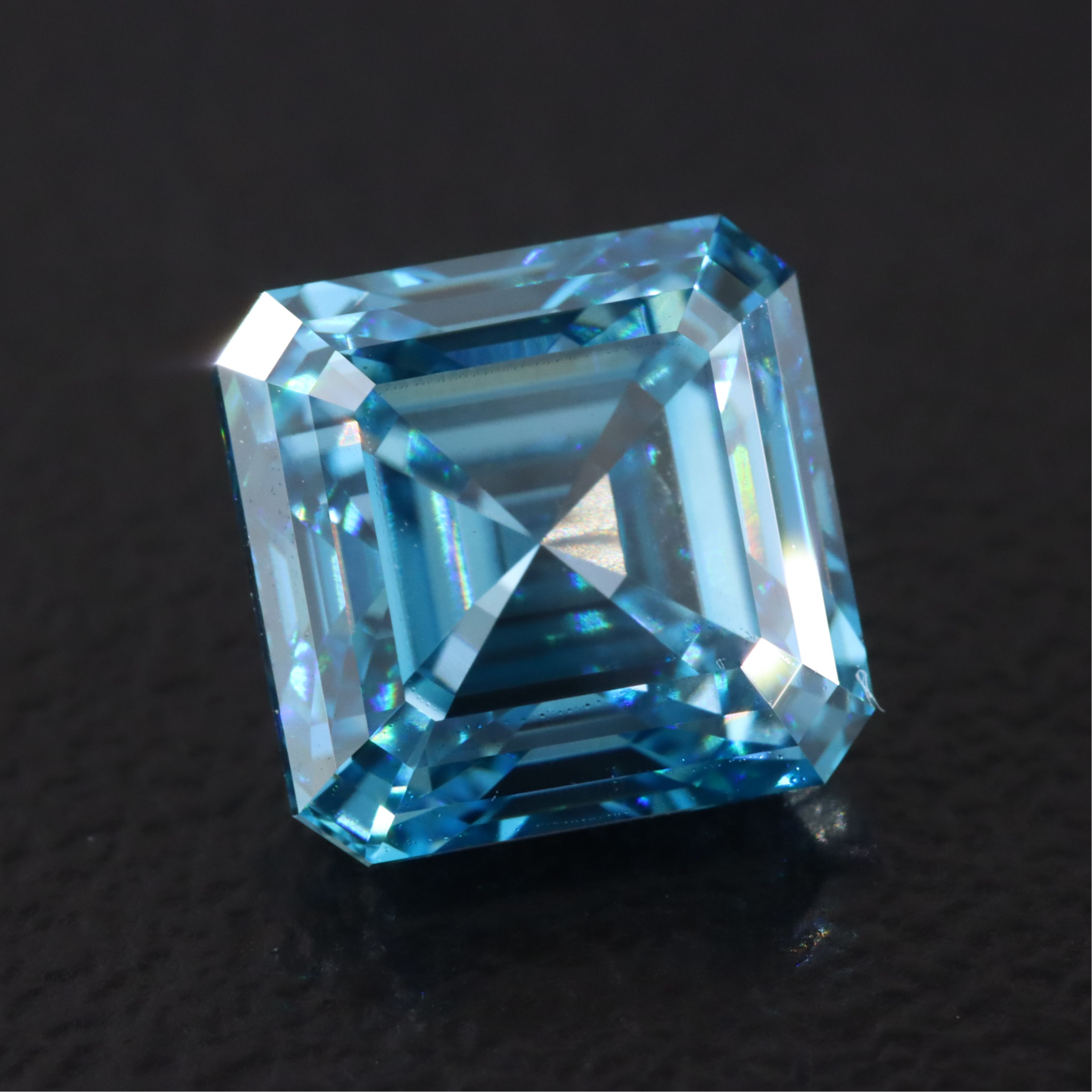 Loose 2.52 CT Lab Grown Fancy Vivid Blue Diamond with IGI Report
