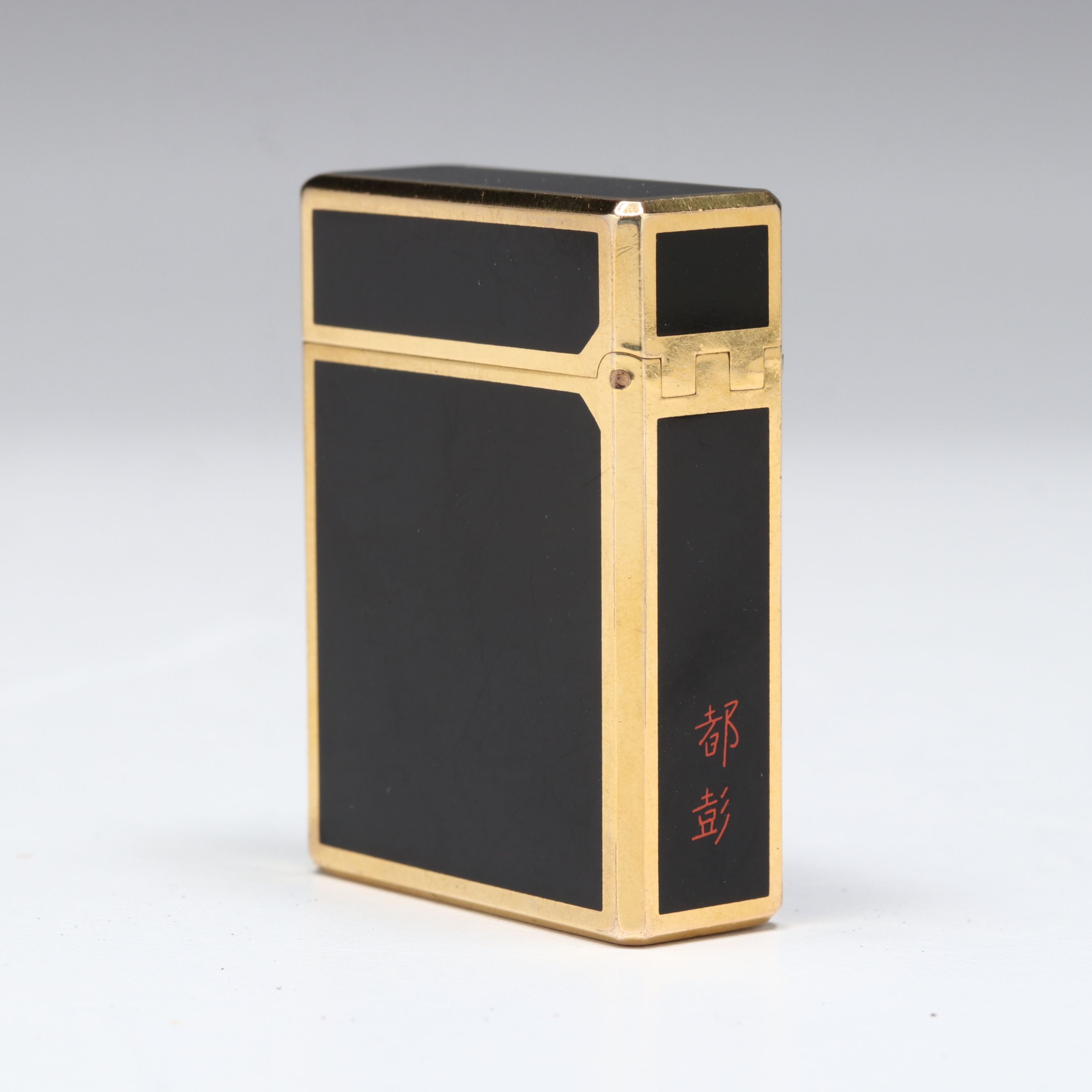 S.T. Dupont Chinese Lacquer Lighter