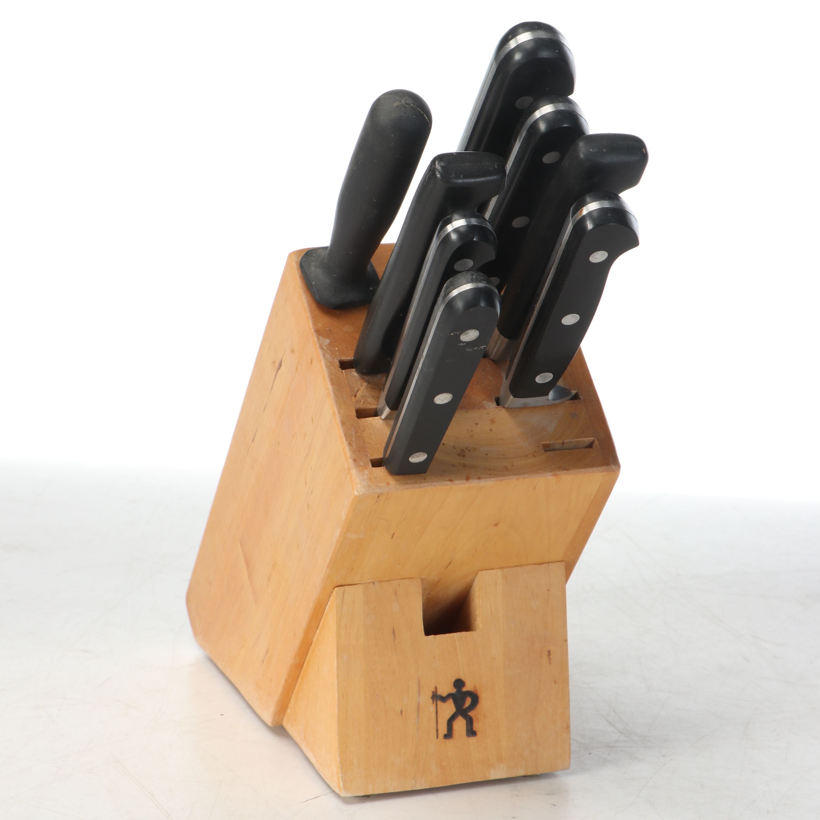 Wilton Platters, Lodge Skillets, Faberware Mixing Bowls and More