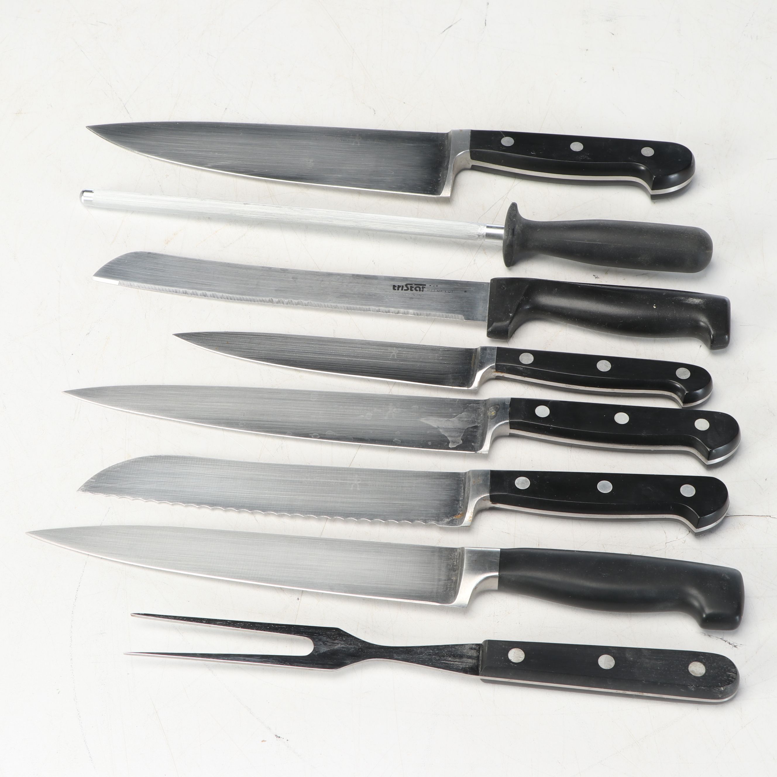 Wilton Platters, Lodge Skillets, Faberware Mixing Bowls and More