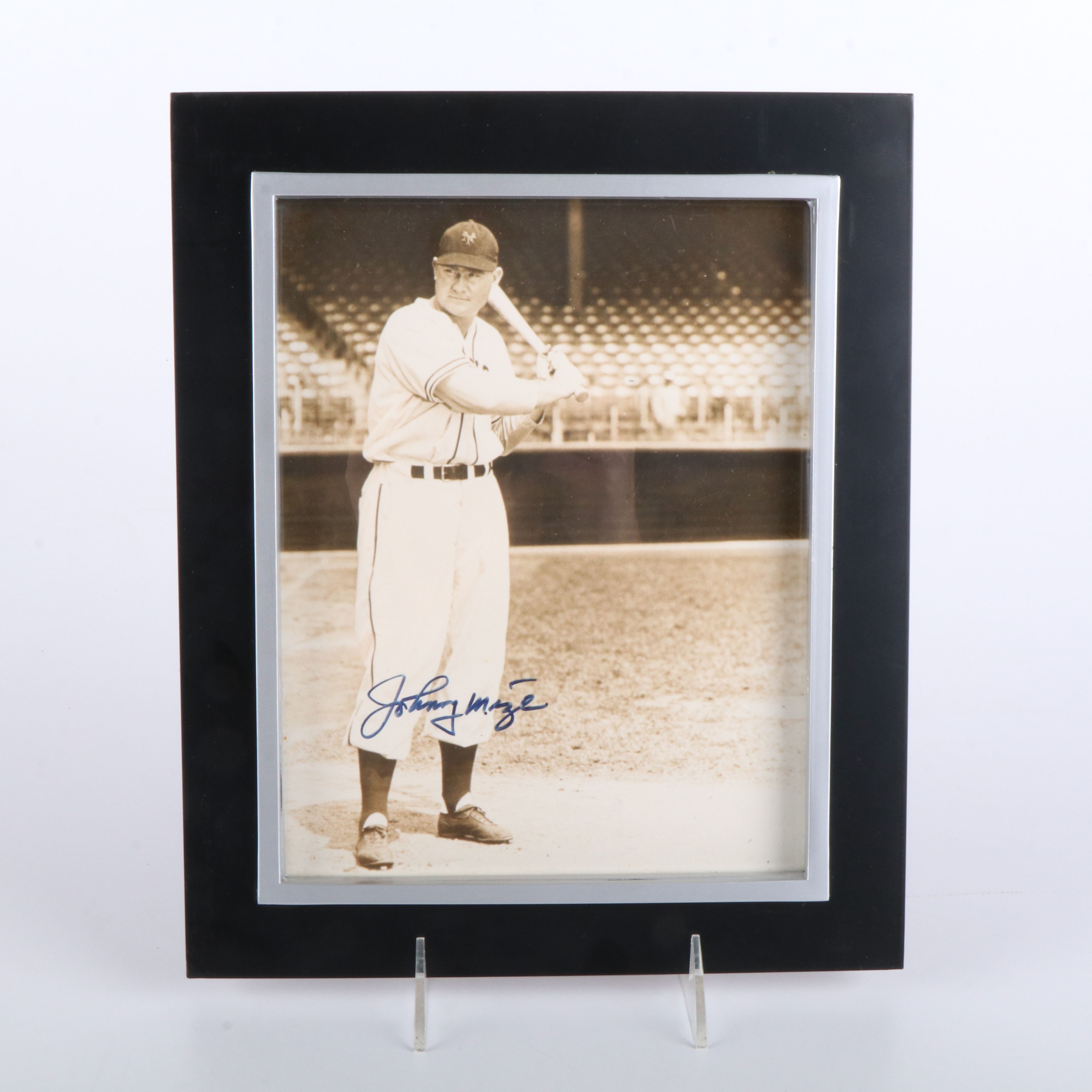 Three MLB HOF Signatures and Cincinnati Reds Framed Items