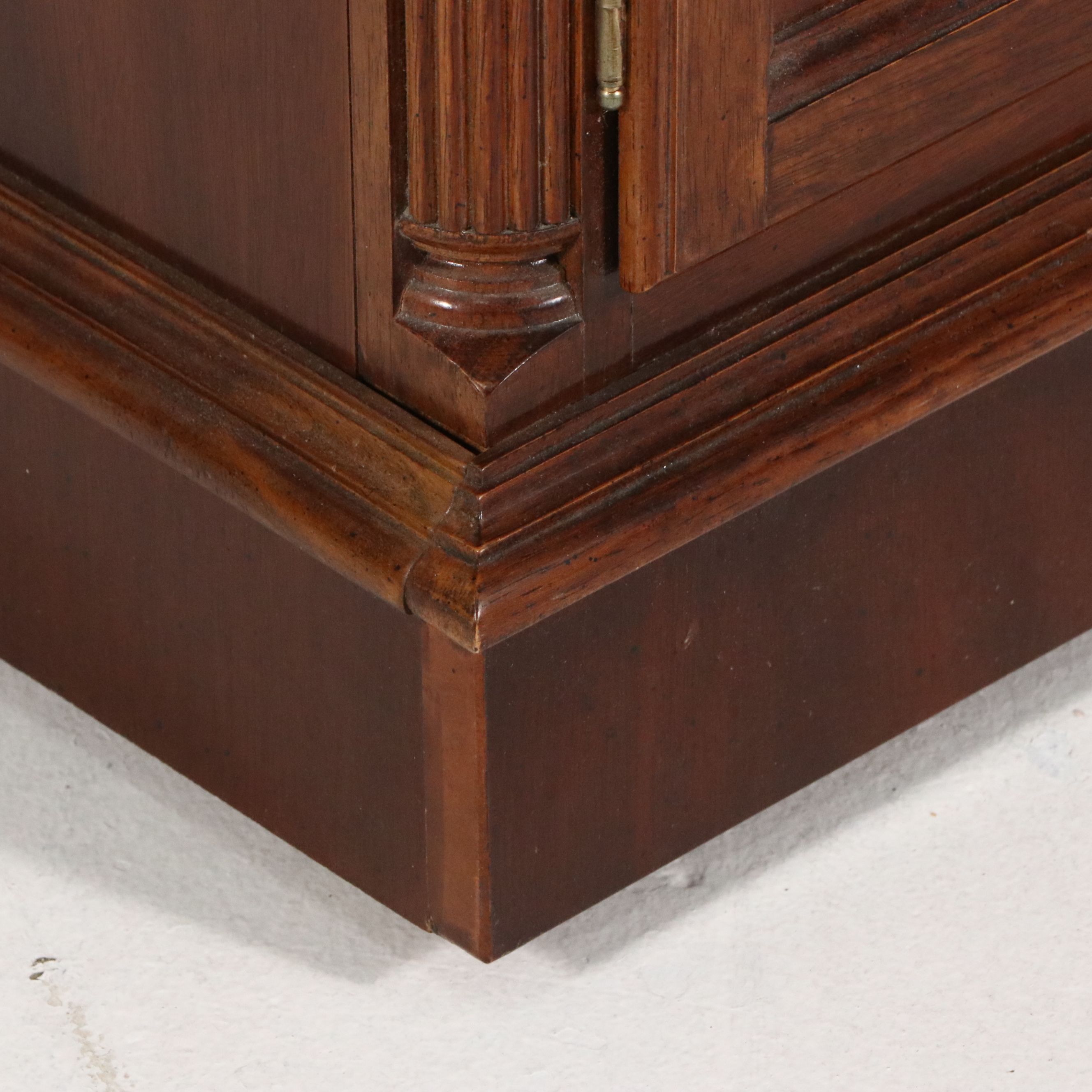 Georgian Style Mahogany Flip-Top Bar Cabinet on Wheels