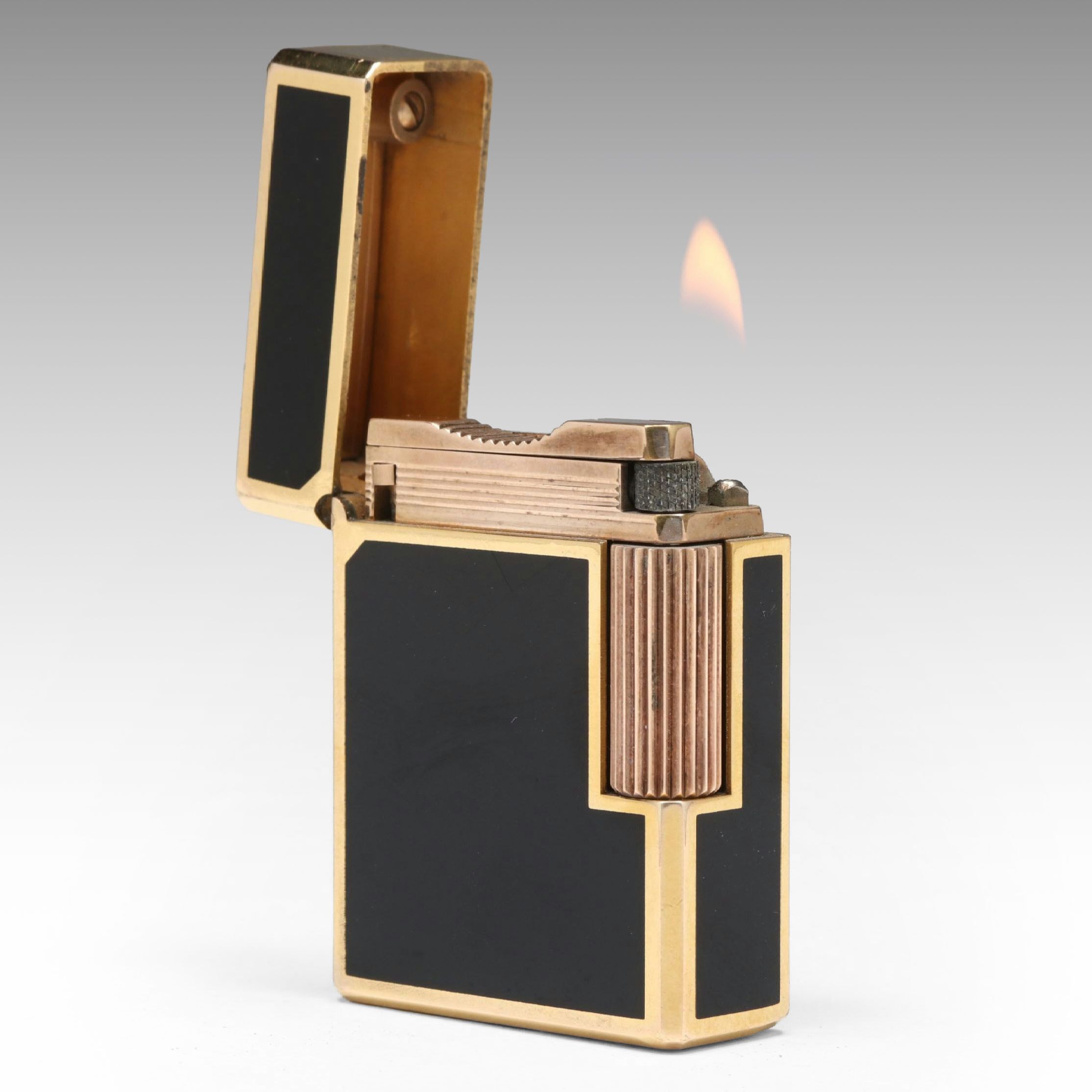 S.T. Dupont Chinese Lacquer Lighter