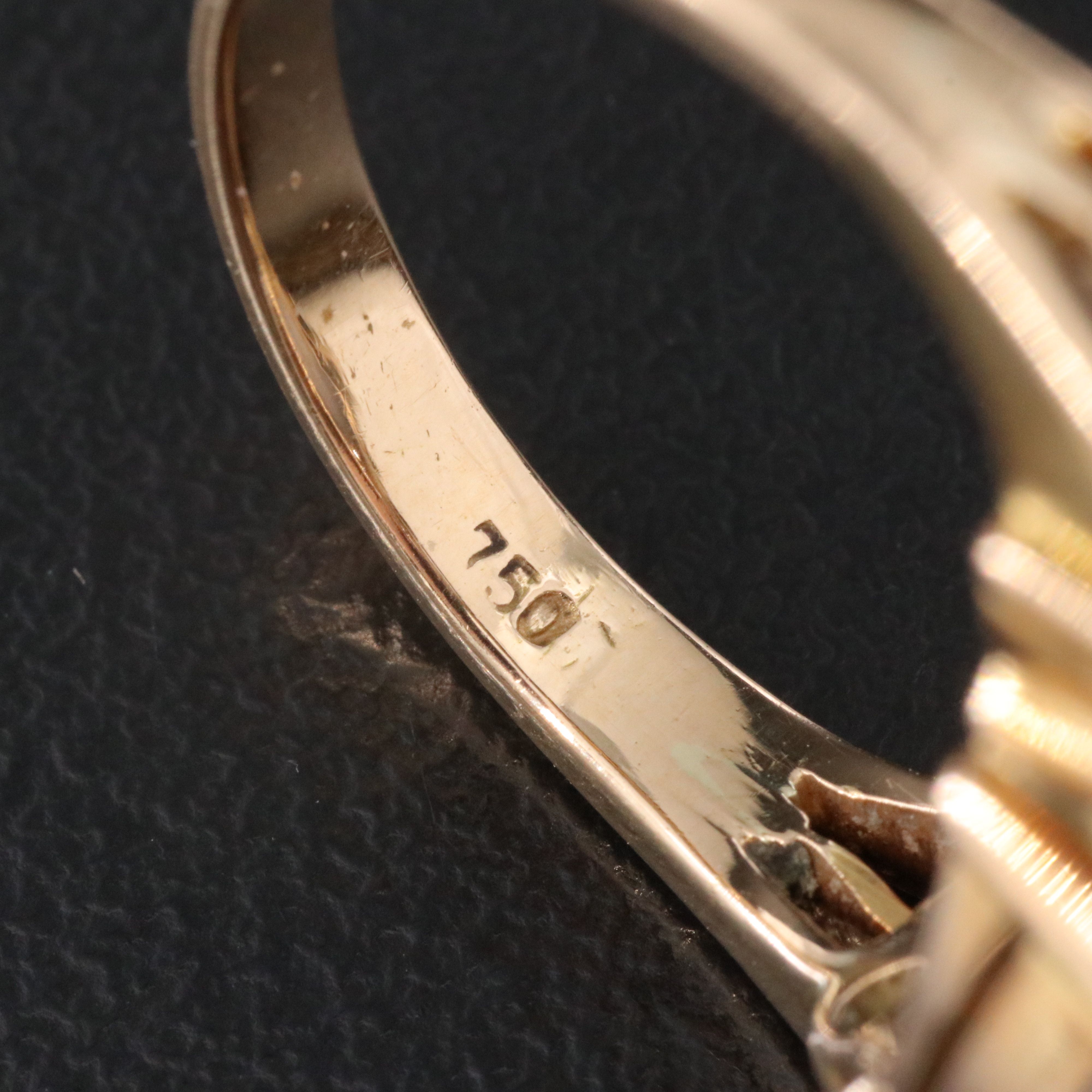 18K 18.12 CT Star Sapphire and Diamond Ring