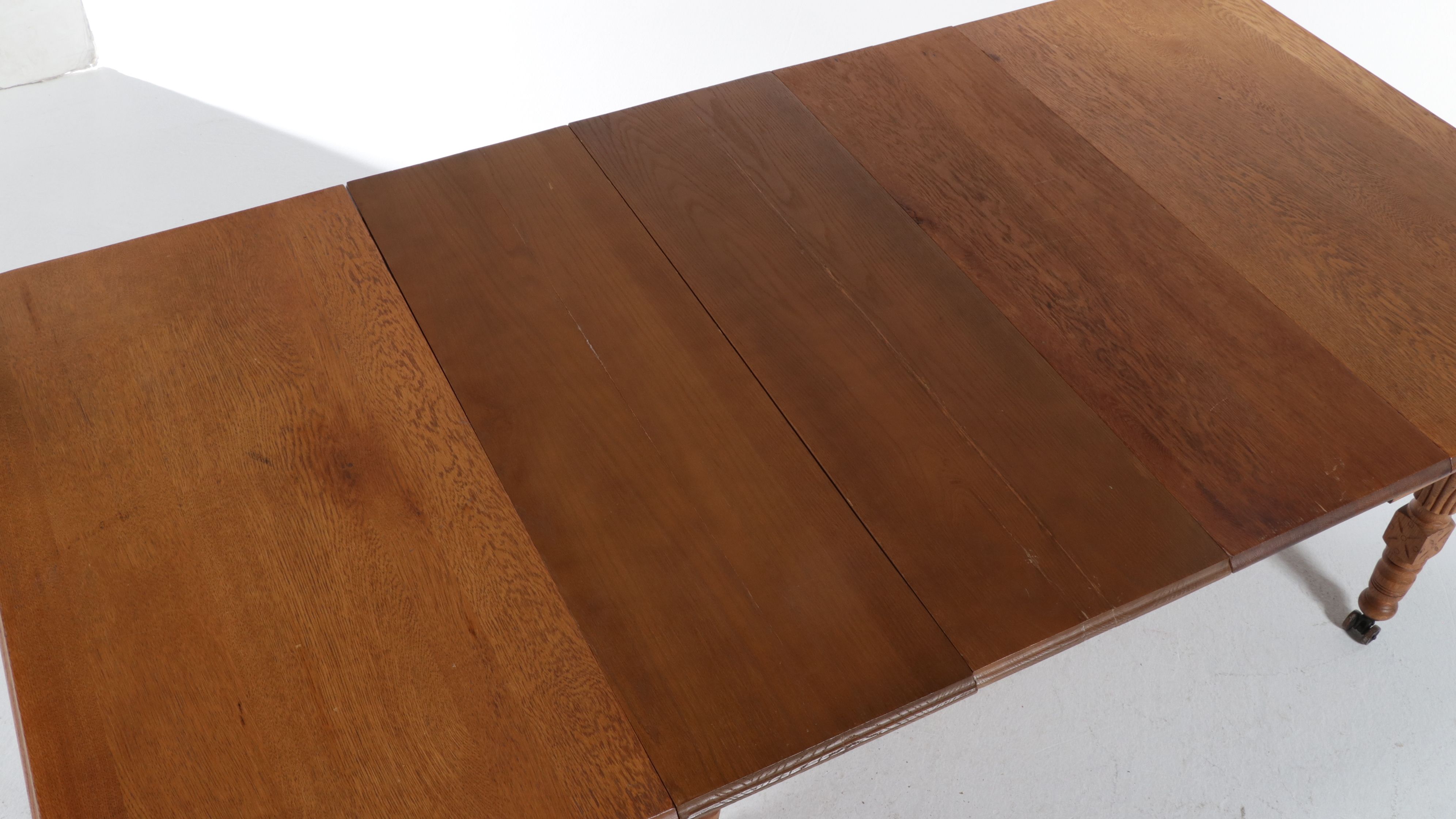 Victorian Eastlake Oak Expanding Dining Table with Center Support