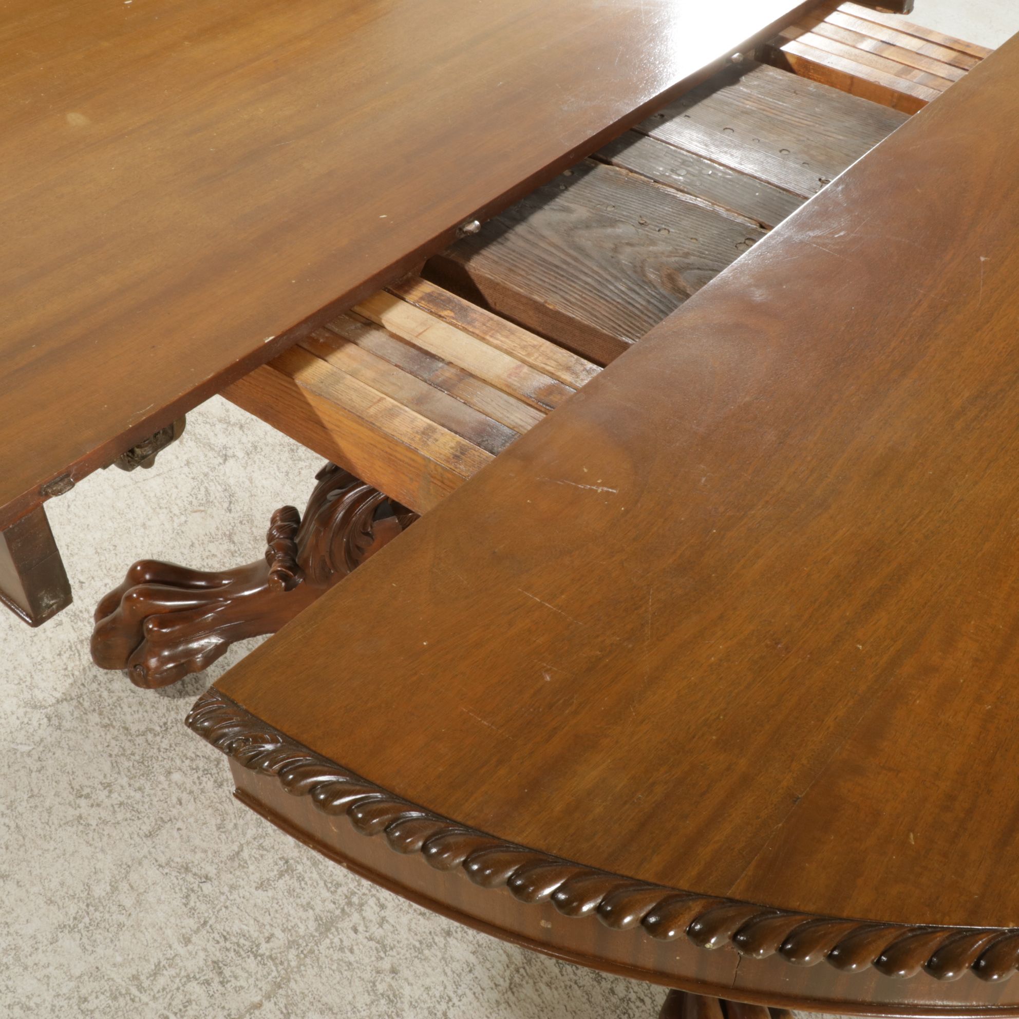Victorian Carved Mahogany Banquet Table with Lion's Head Legs and Paw Feet