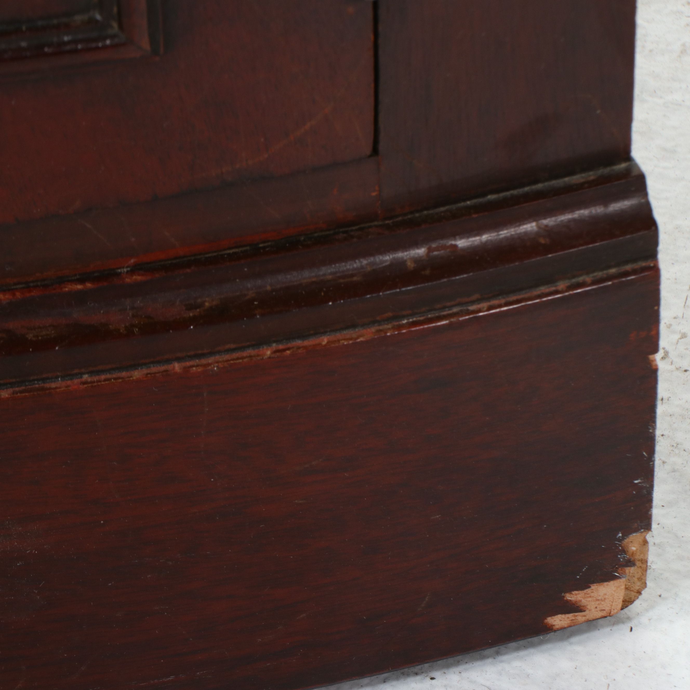 Georgian Style Mahogany Bowfront Corner China Cabinet, Mid to Late 20th Century