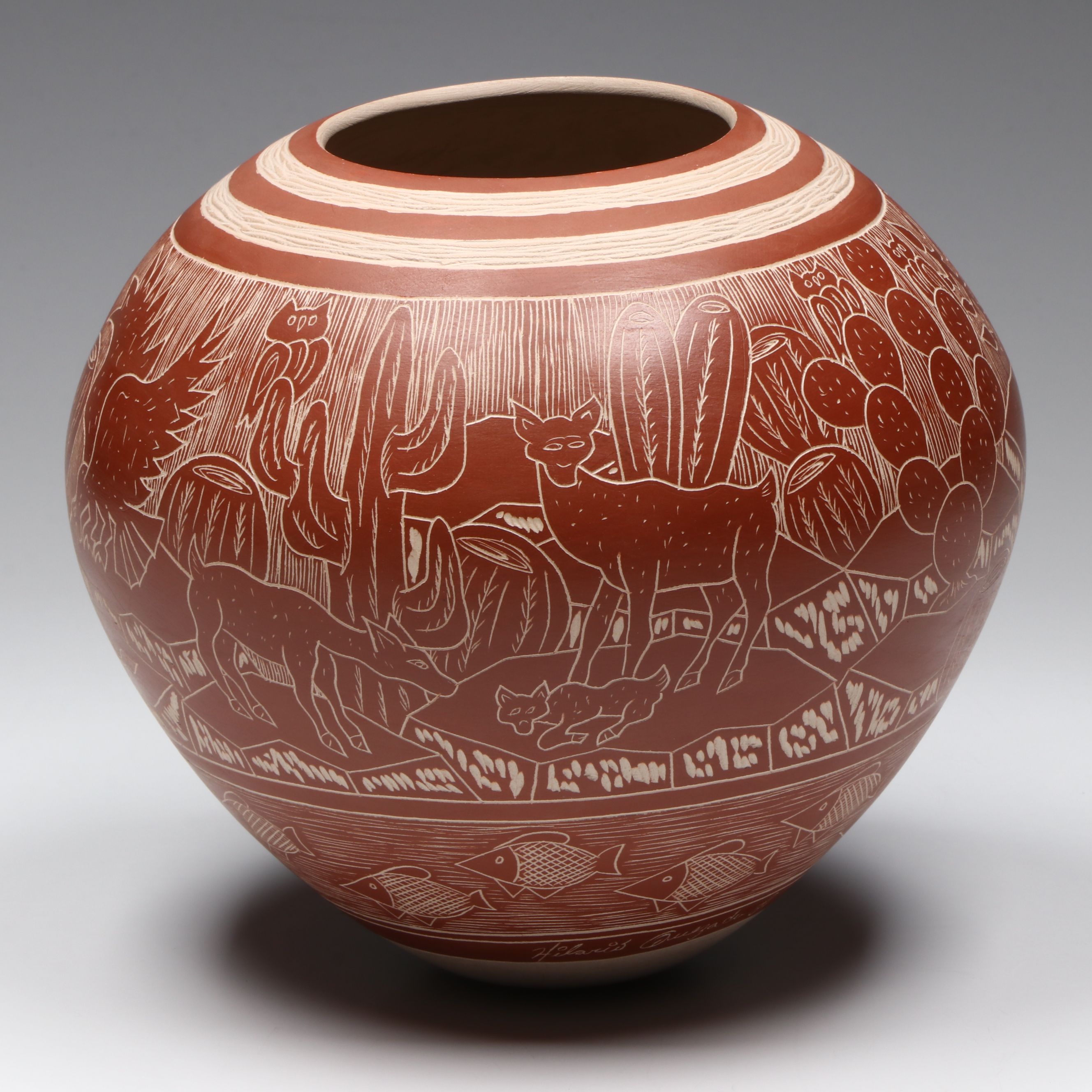 Hilario Quezada Sr. Mata Ortiz Pueblo Sgraffito Pottery Vase with Animals