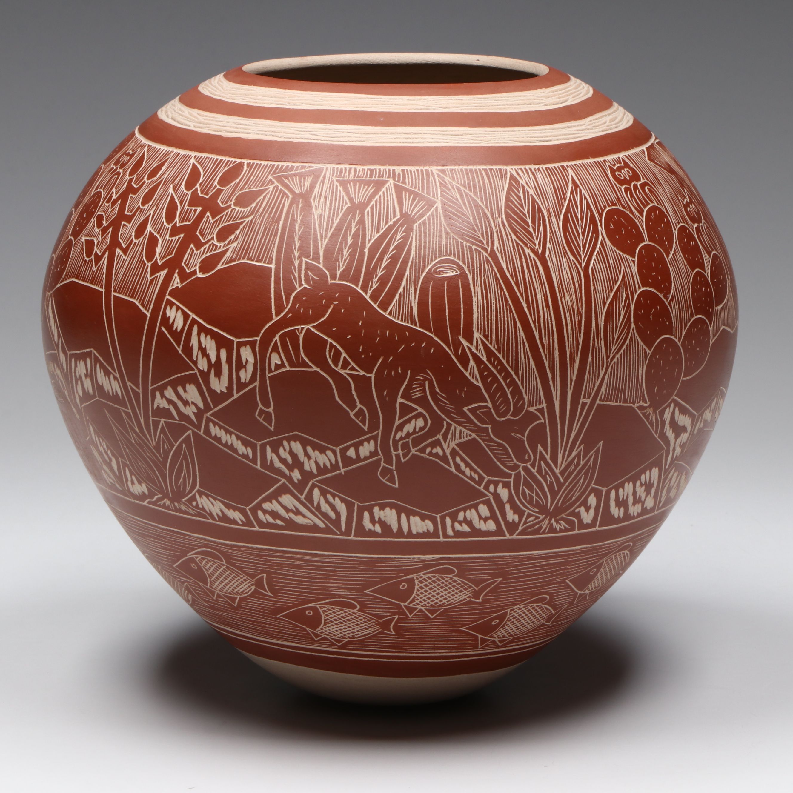 Hilario Quezada Sr. Mata Ortiz Pueblo Sgraffito Pottery Vase with Animals