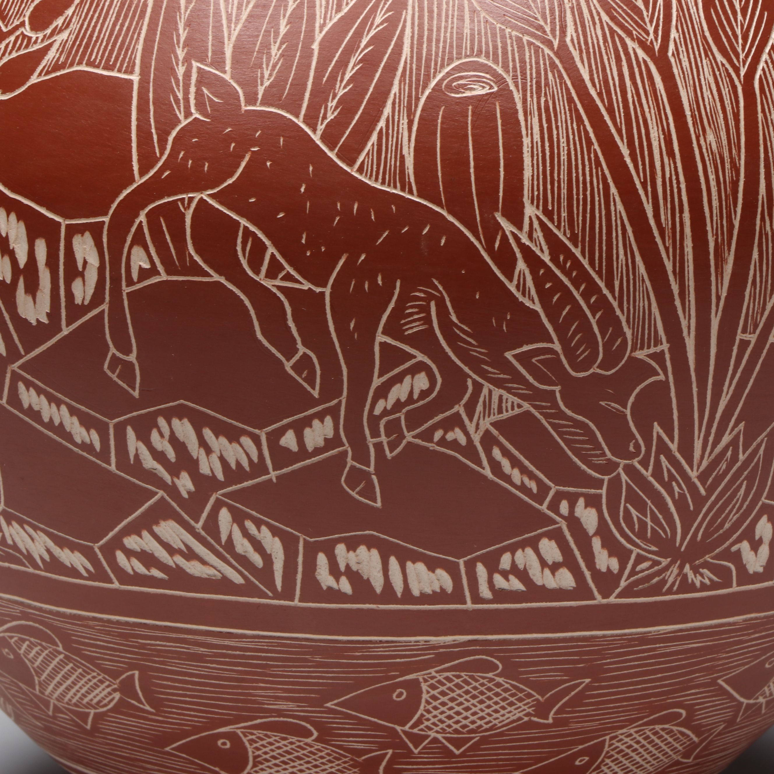 Hilario Quezada Sr. Mata Ortiz Pueblo Sgraffito Pottery Vase with Animals